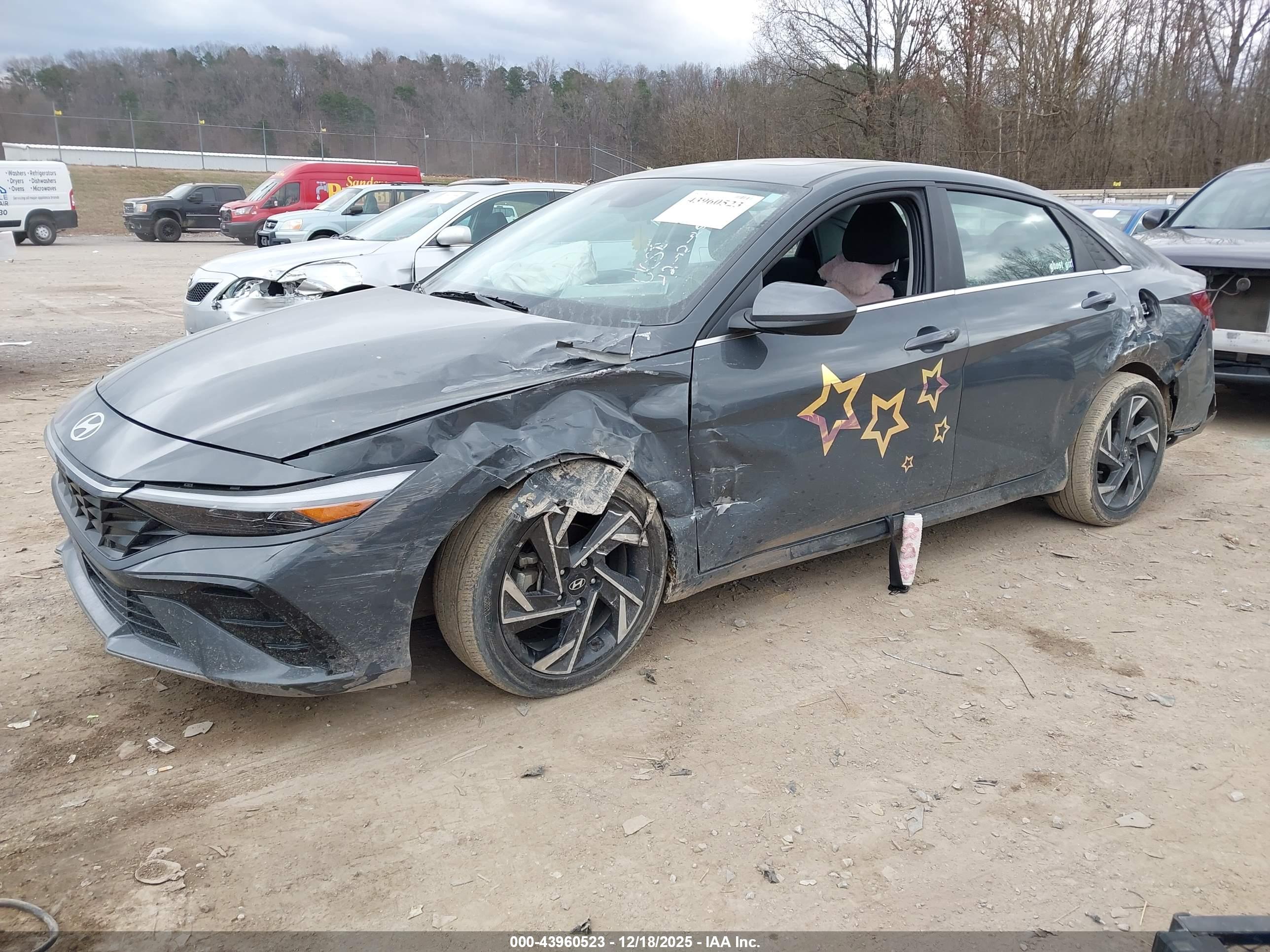 HYUNDAI ELANTRA image 2