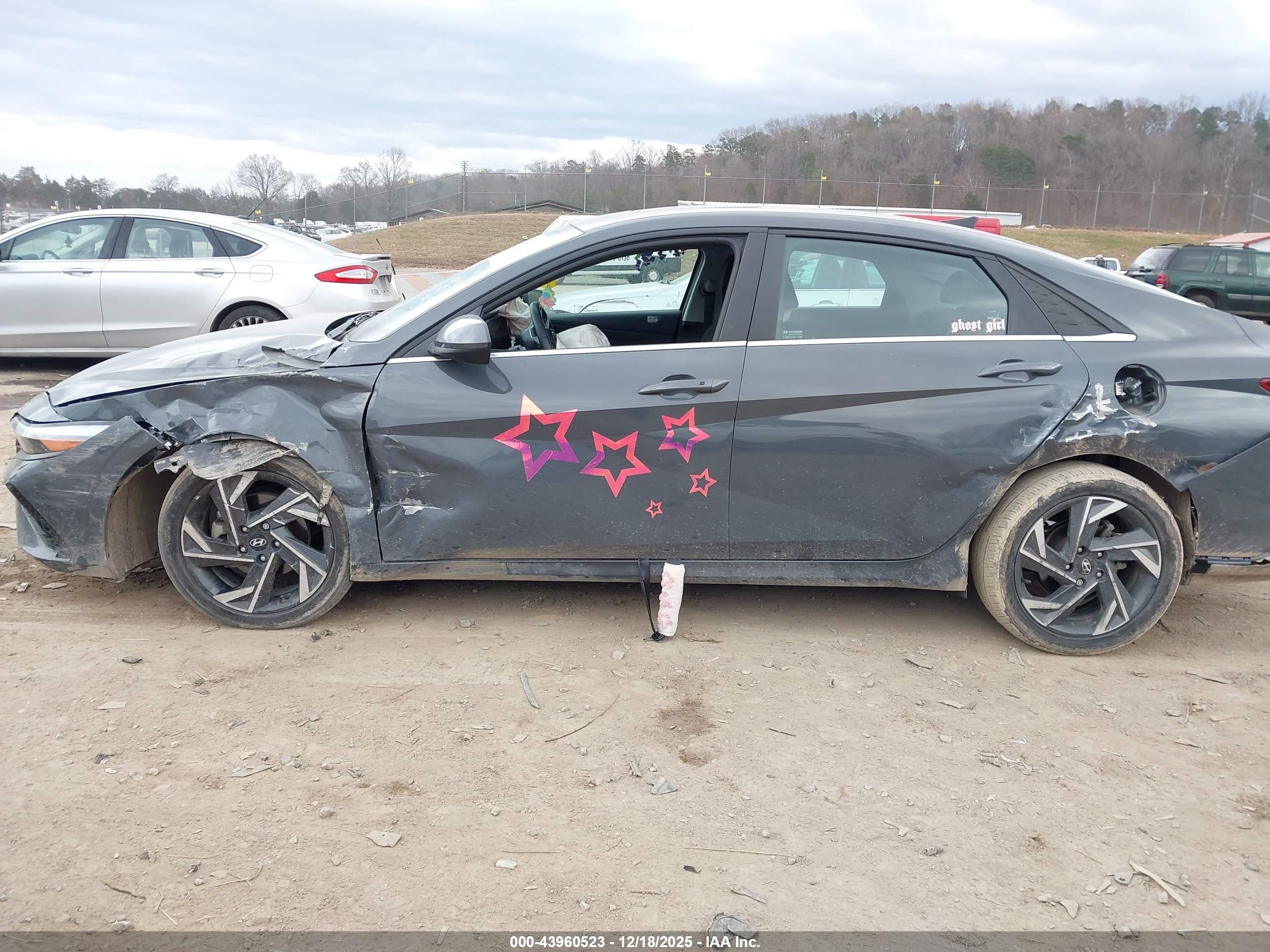 HYUNDAI ELANTRA image 6