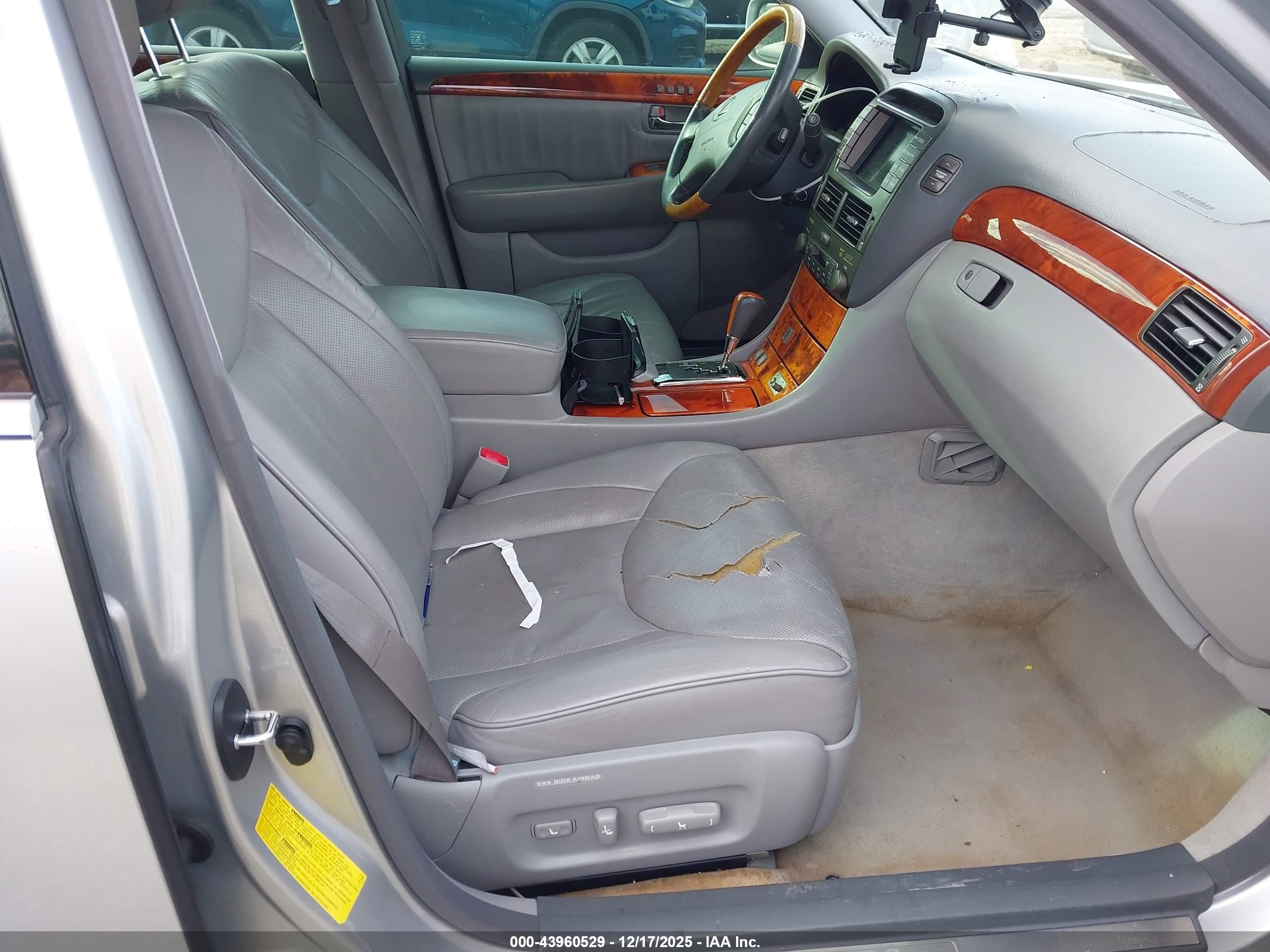 LEXUS LS image 5