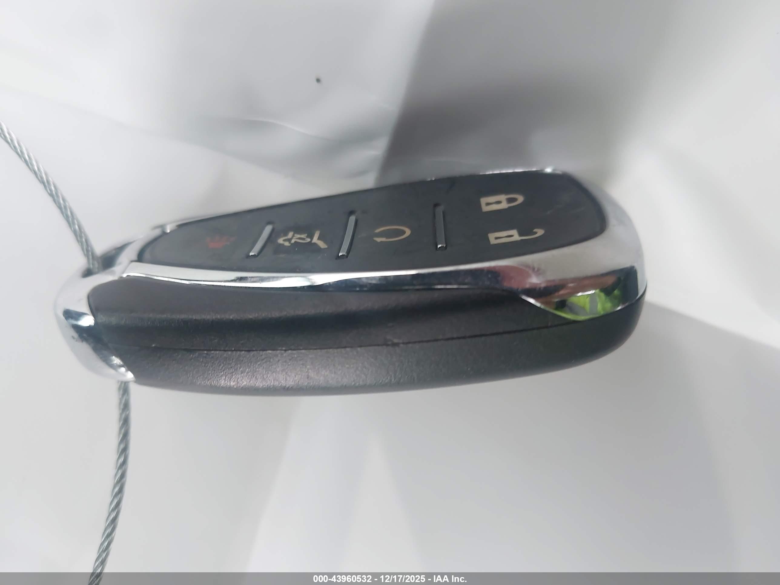 CHEVROLET EQUINOX image 11