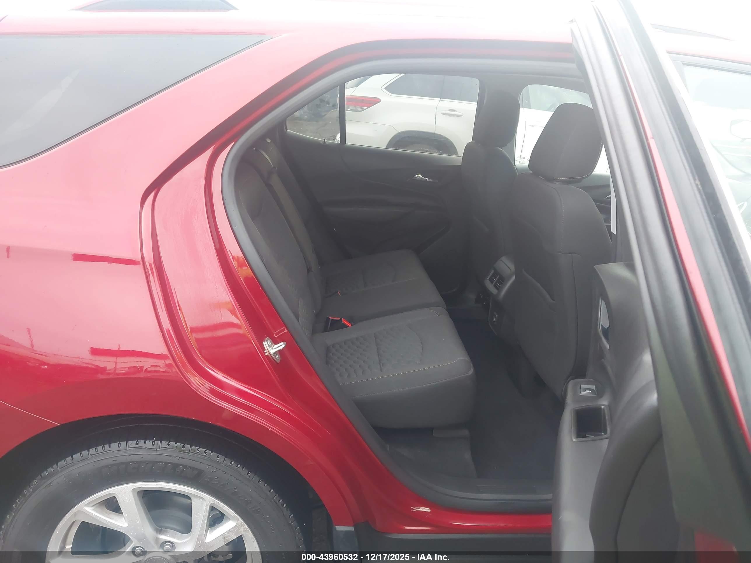 CHEVROLET EQUINOX image 8
