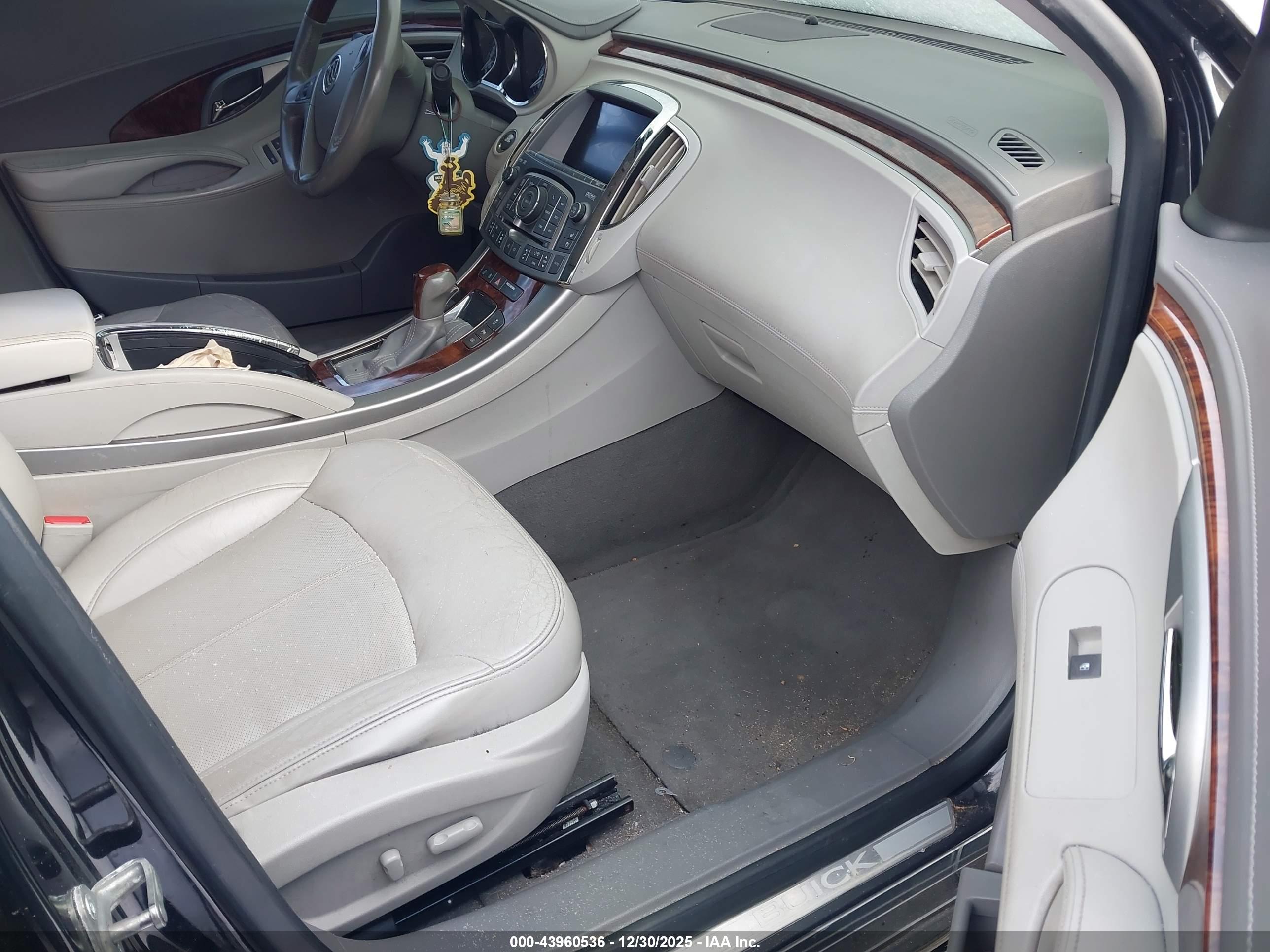 BUICK LACROSSE image 5