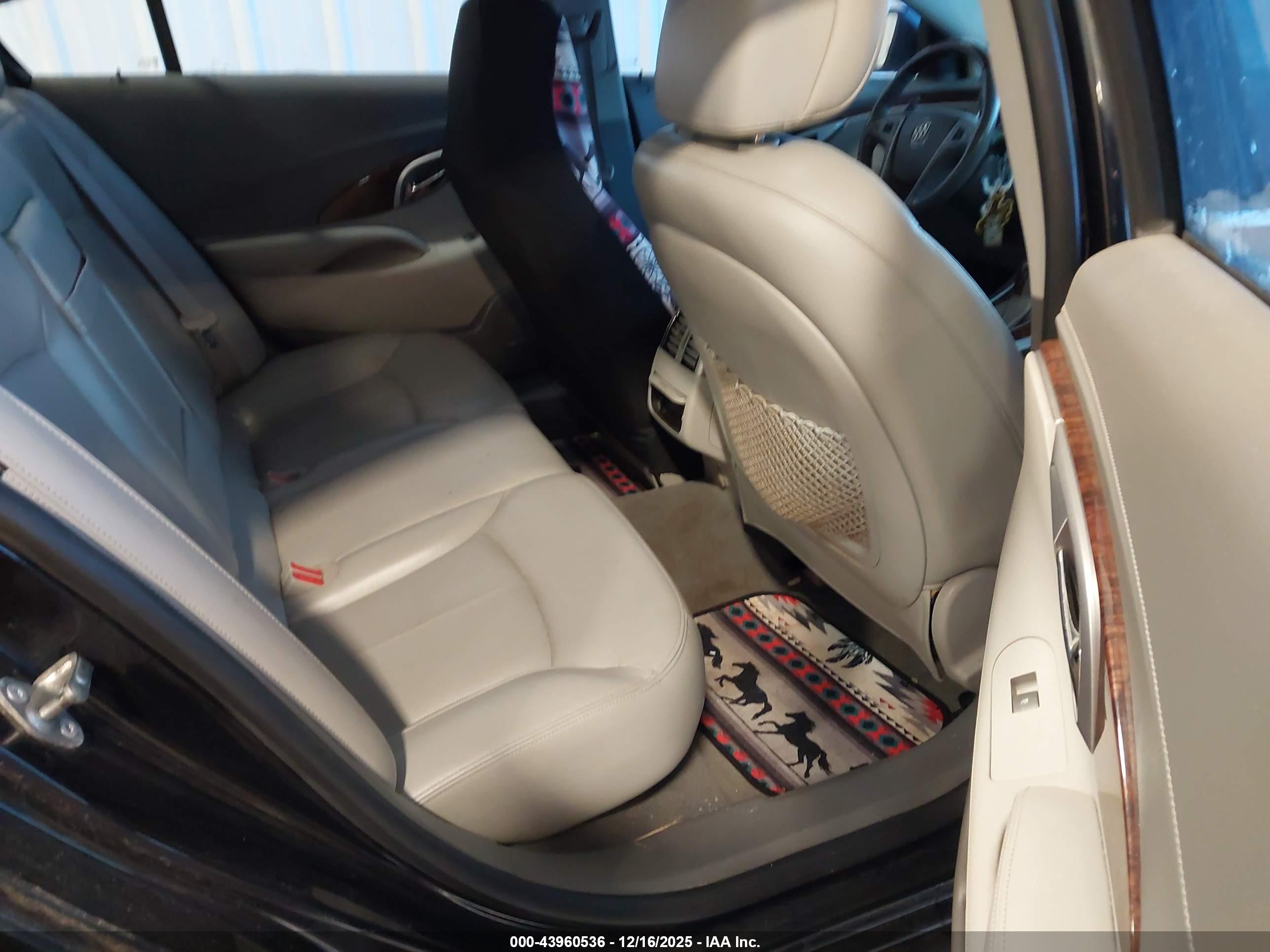 BUICK LACROSSE image 8