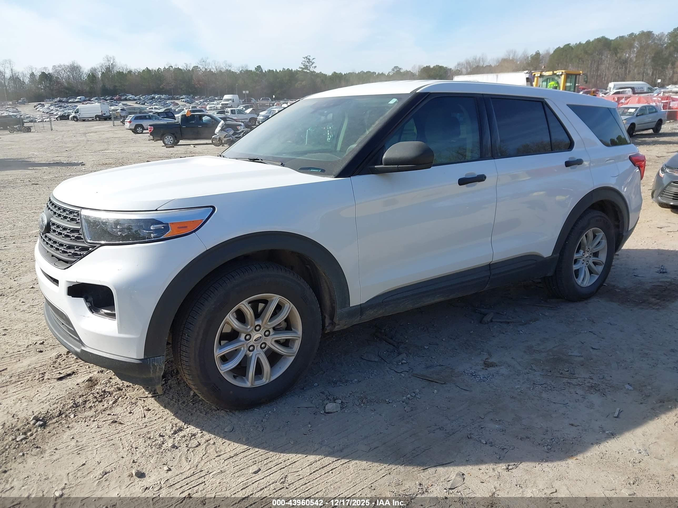 FORD EXPLORER image 2