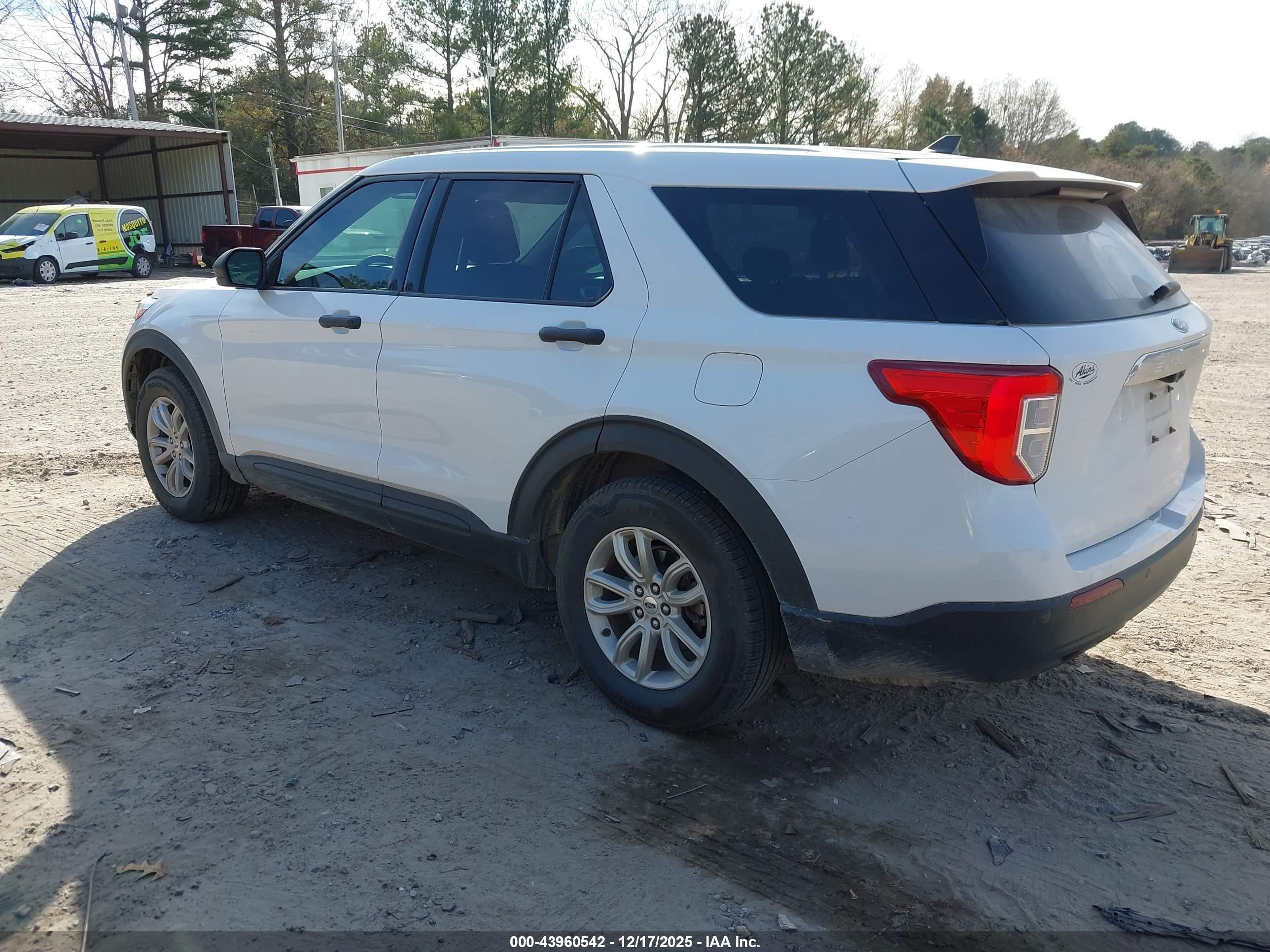 FORD EXPLORER image 3