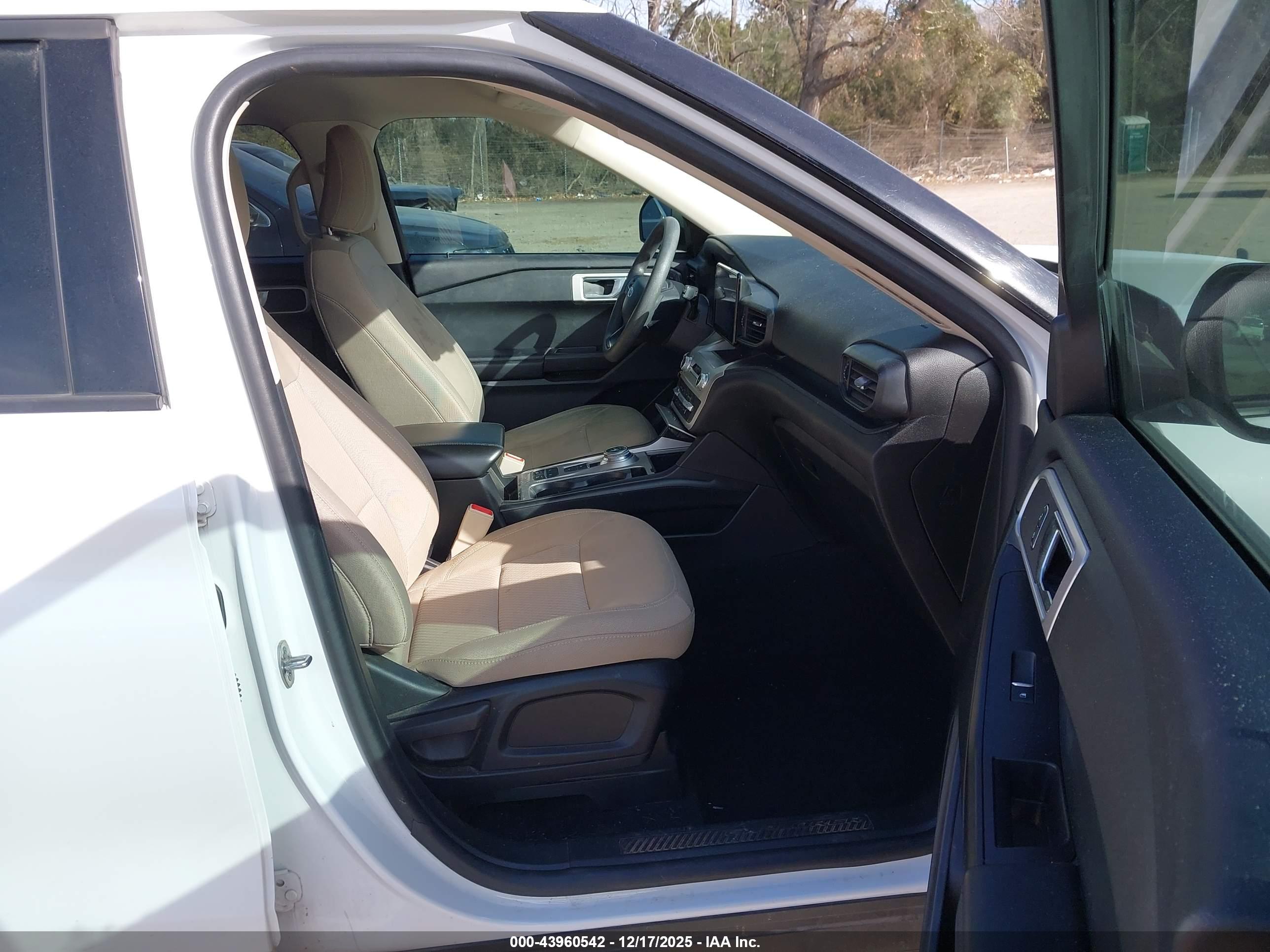 FORD EXPLORER image 5