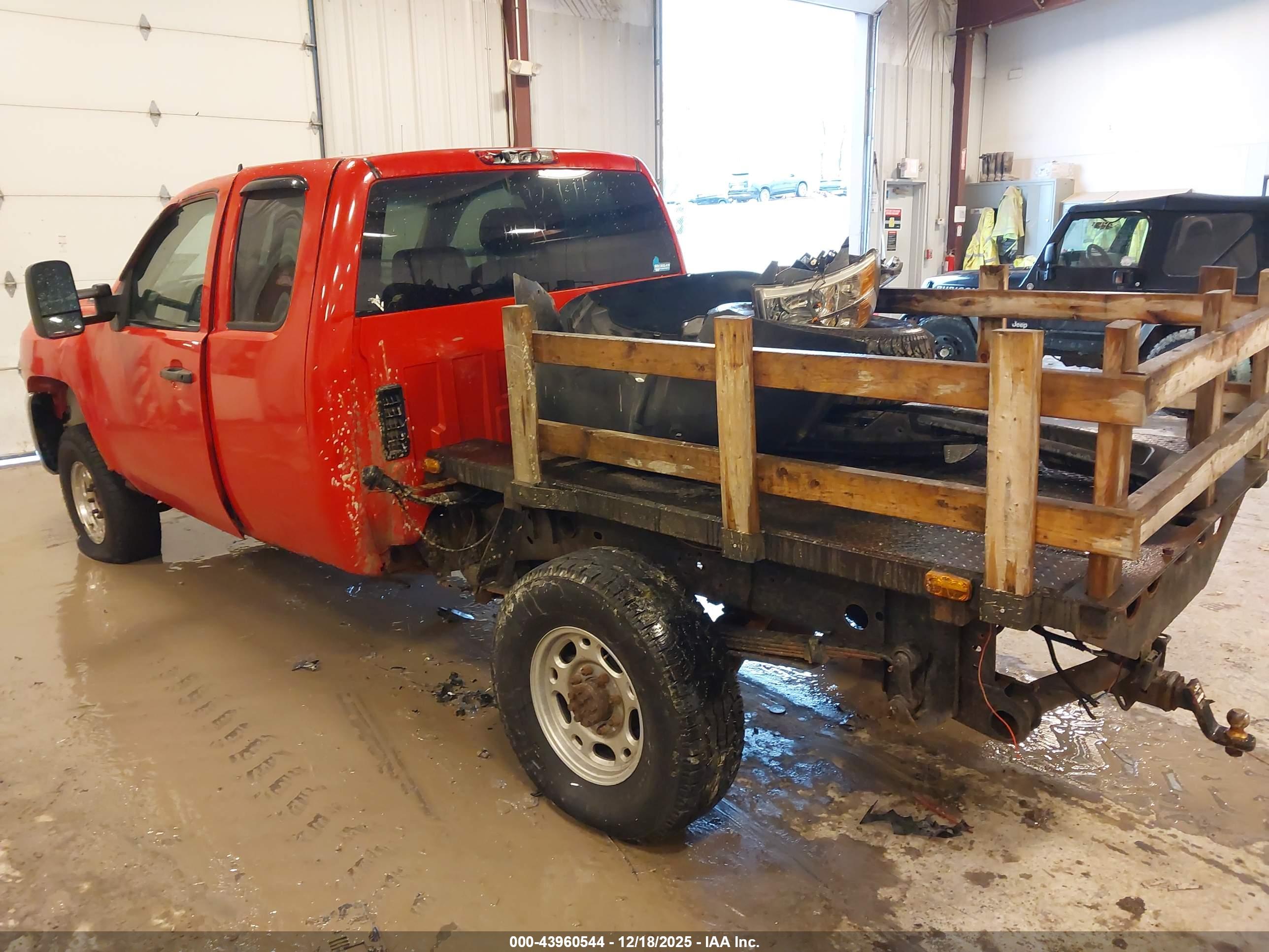CHEVROLET SILVERADO image 3