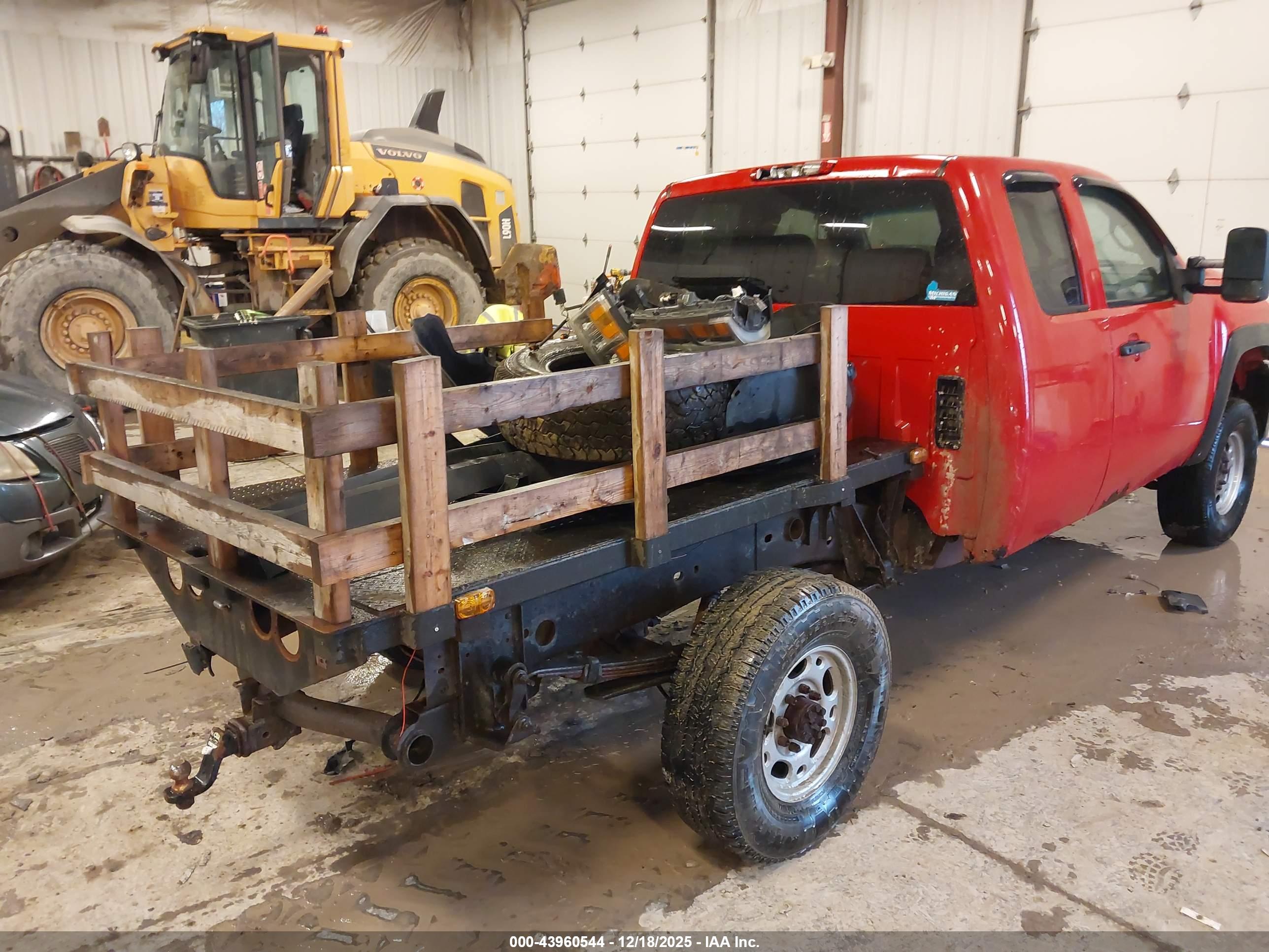 CHEVROLET SILVERADO image 4