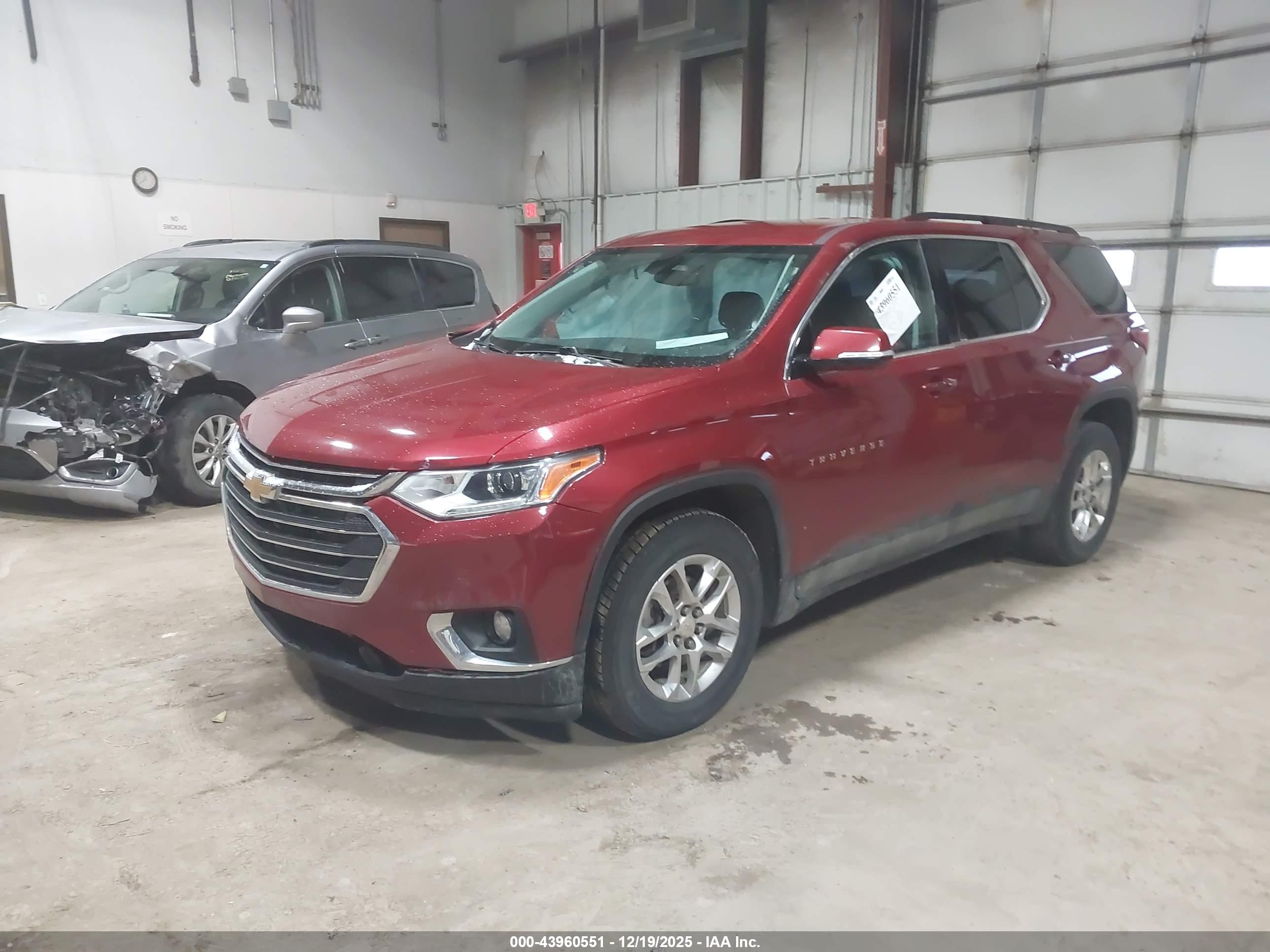 CHEVROLET TRAVERSE image 2