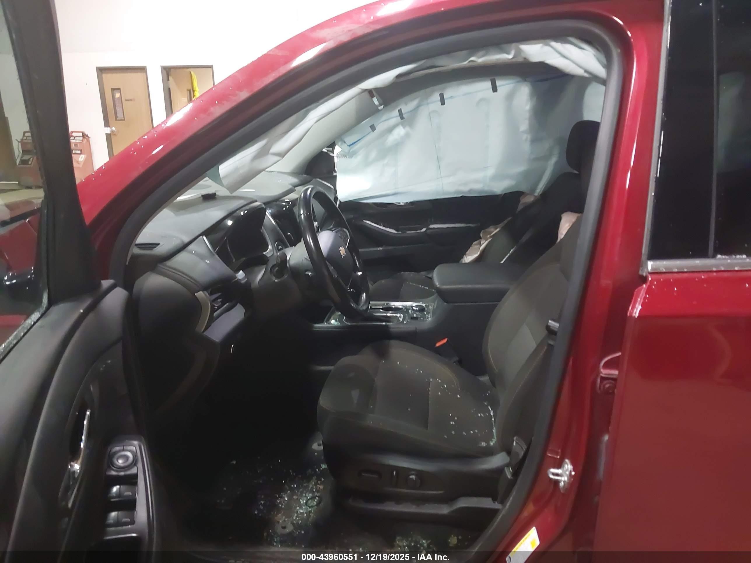 CHEVROLET TRAVERSE image 5