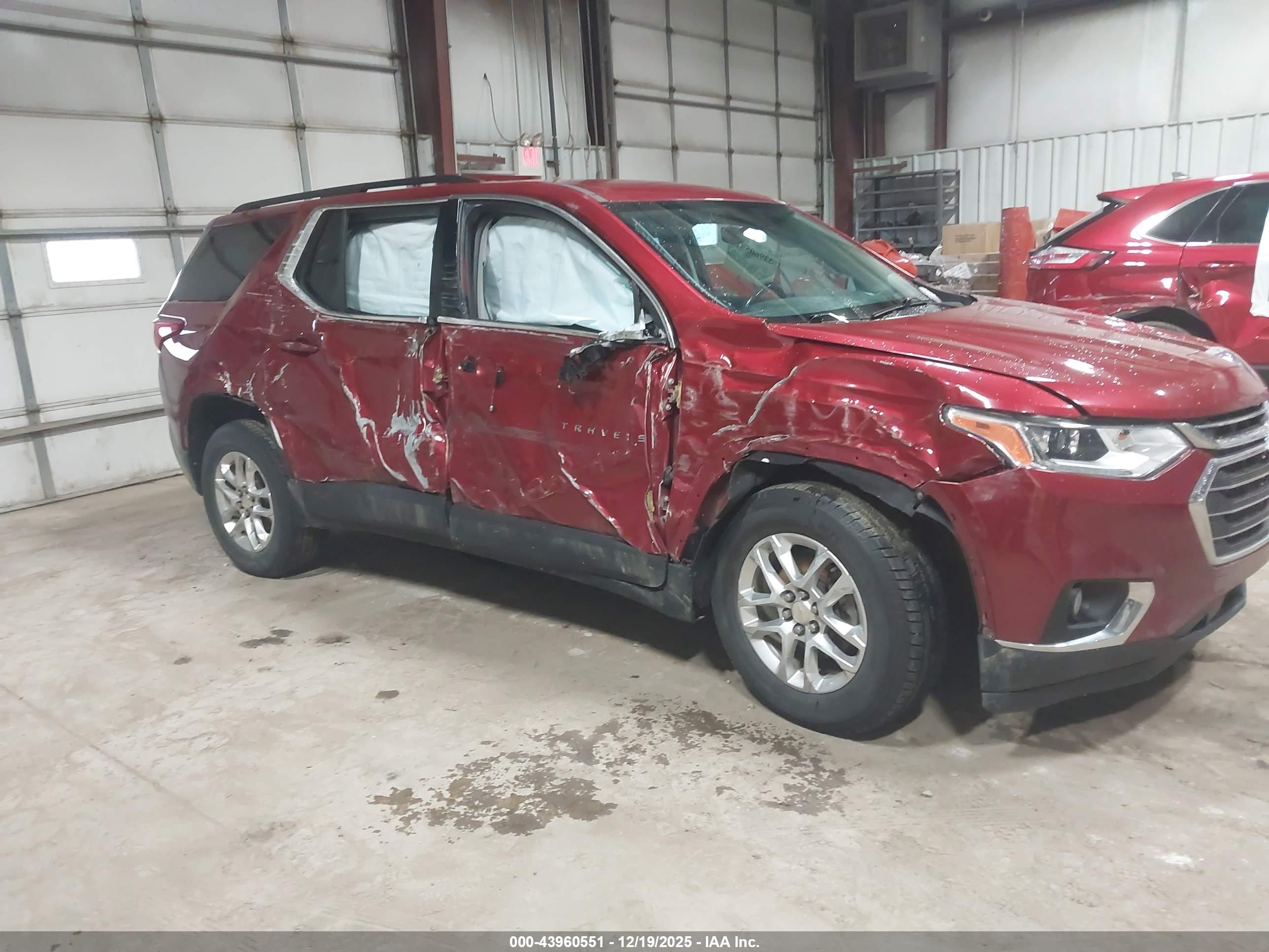 CHEVROLET TRAVERSE image 6