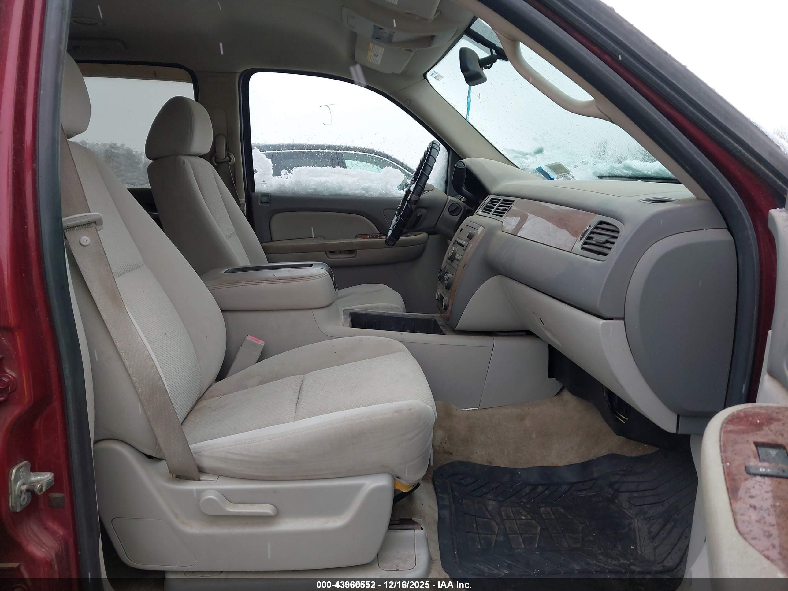 CHEVROLET TAHOE image 5