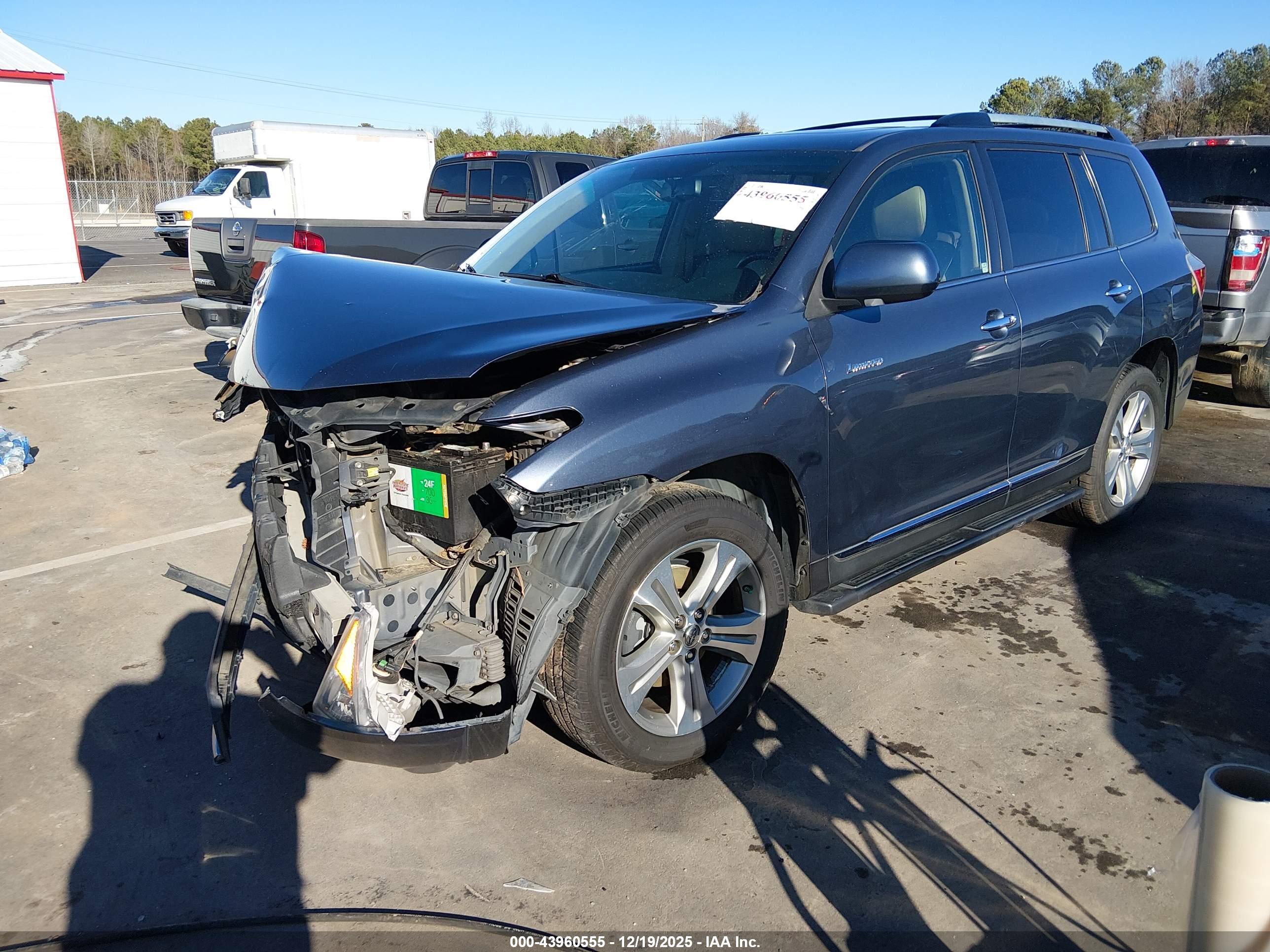 TOYOTA HIGHLANDER image 2