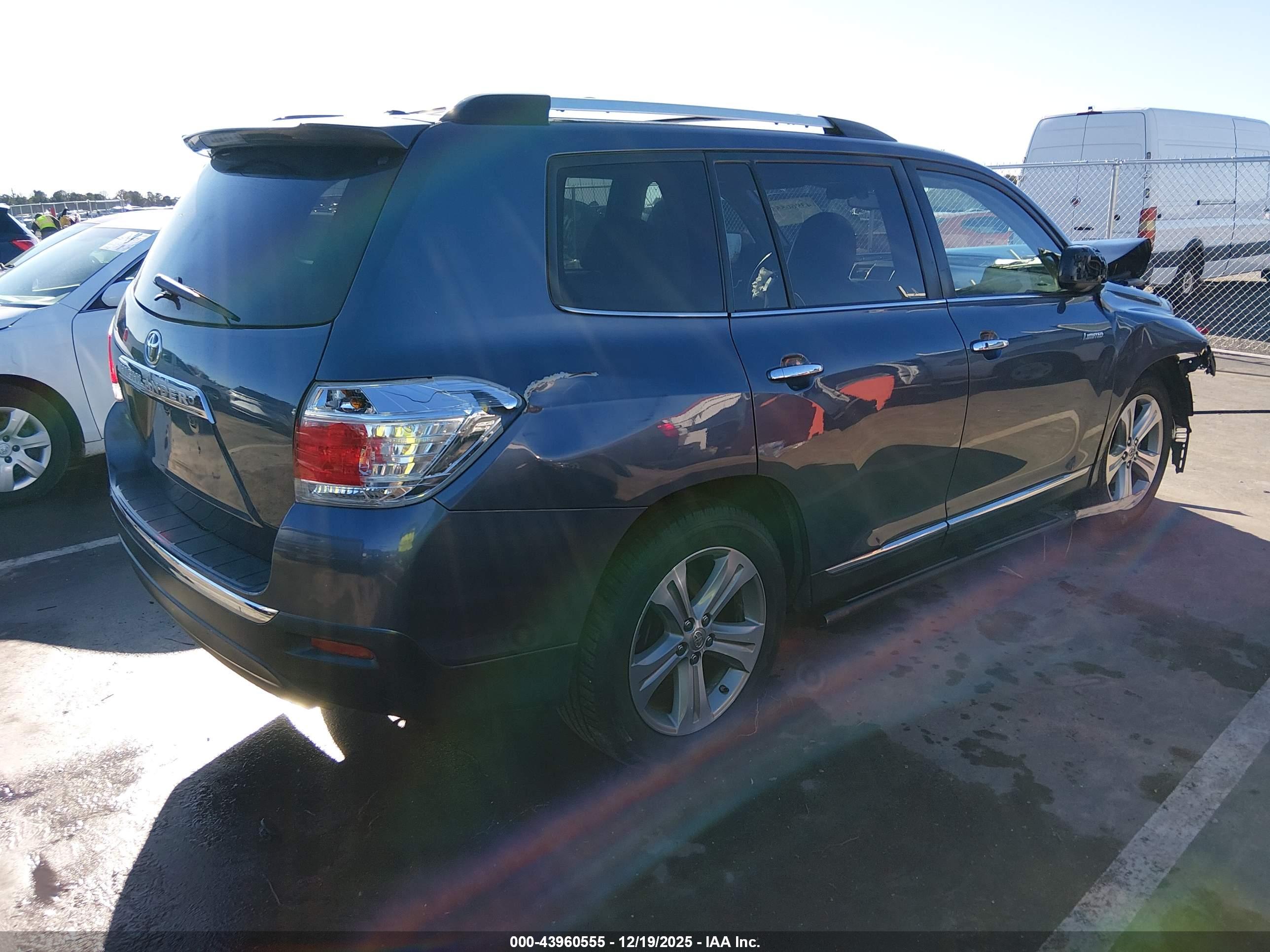 TOYOTA HIGHLANDER image 4