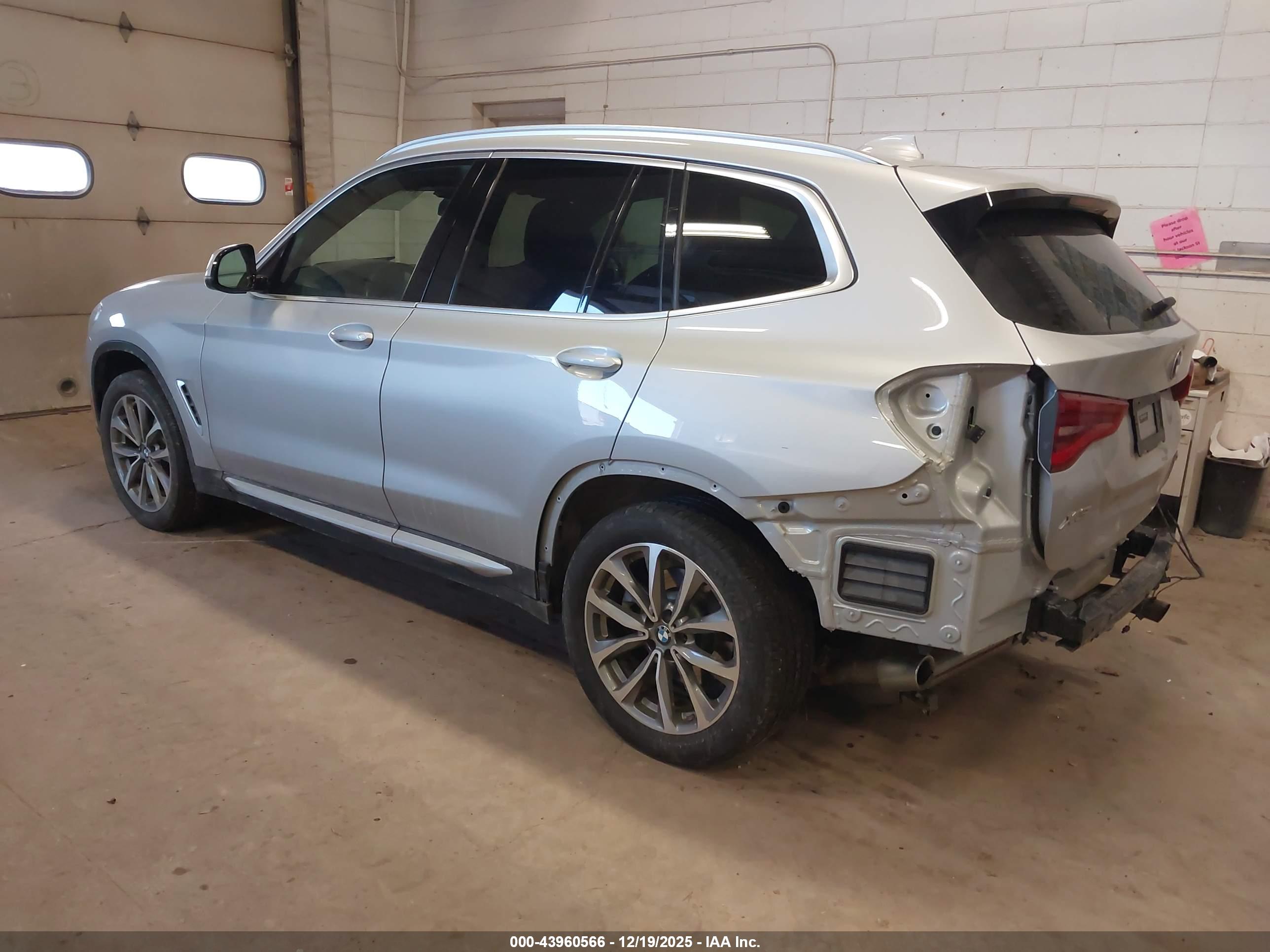 BMW X3 image 3