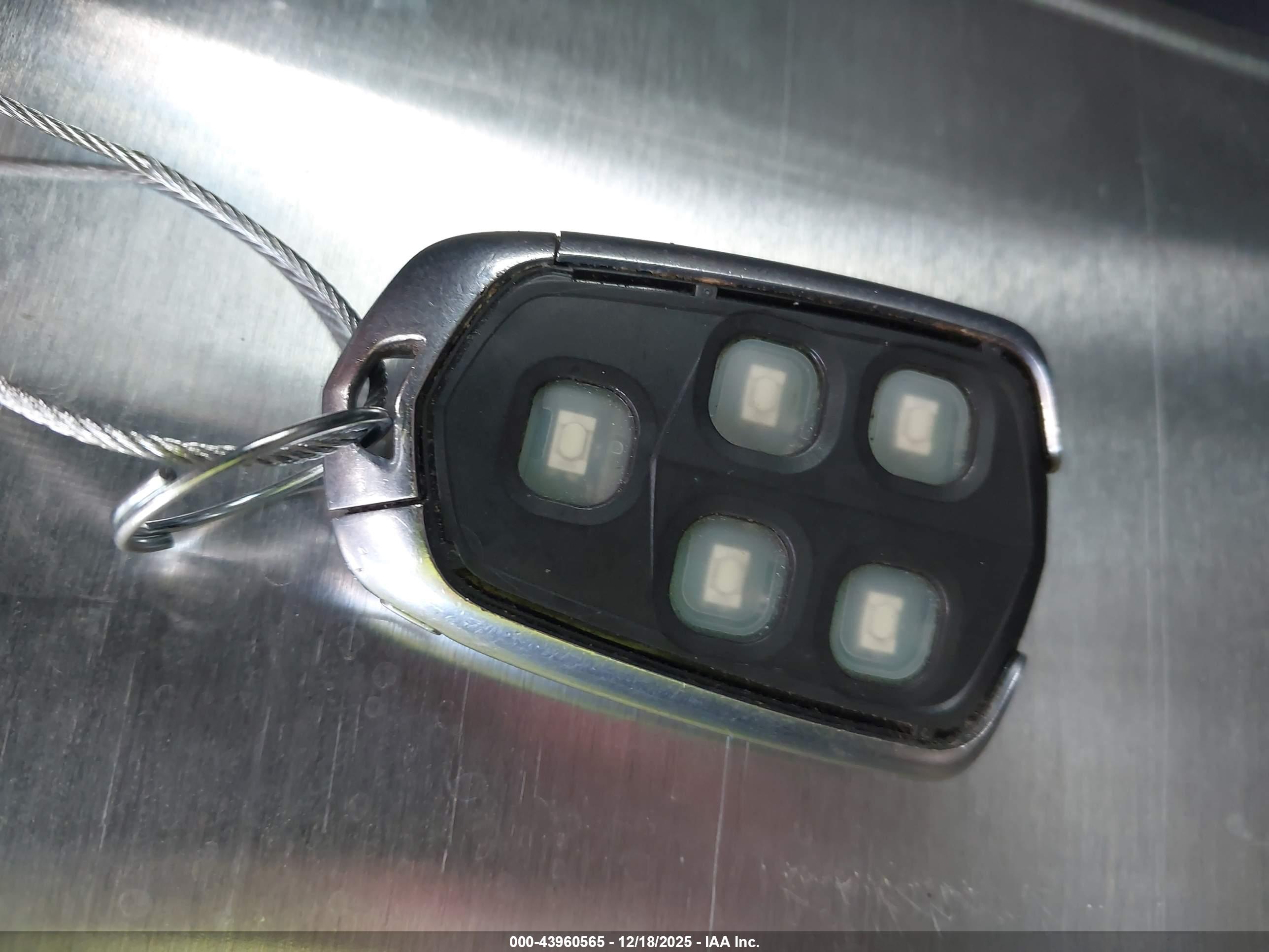 CADILLAC XTS image 11