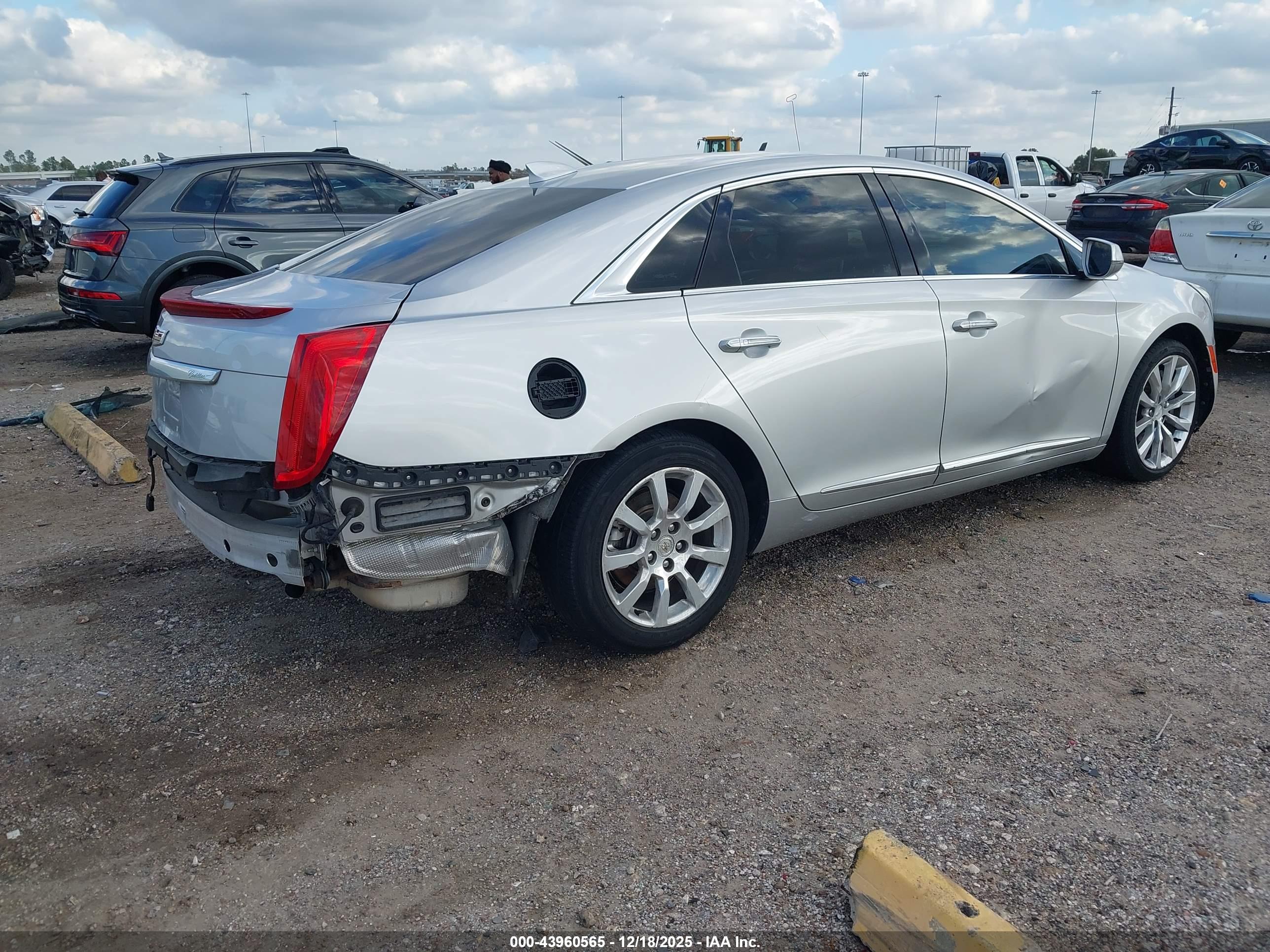 CADILLAC XTS image 4