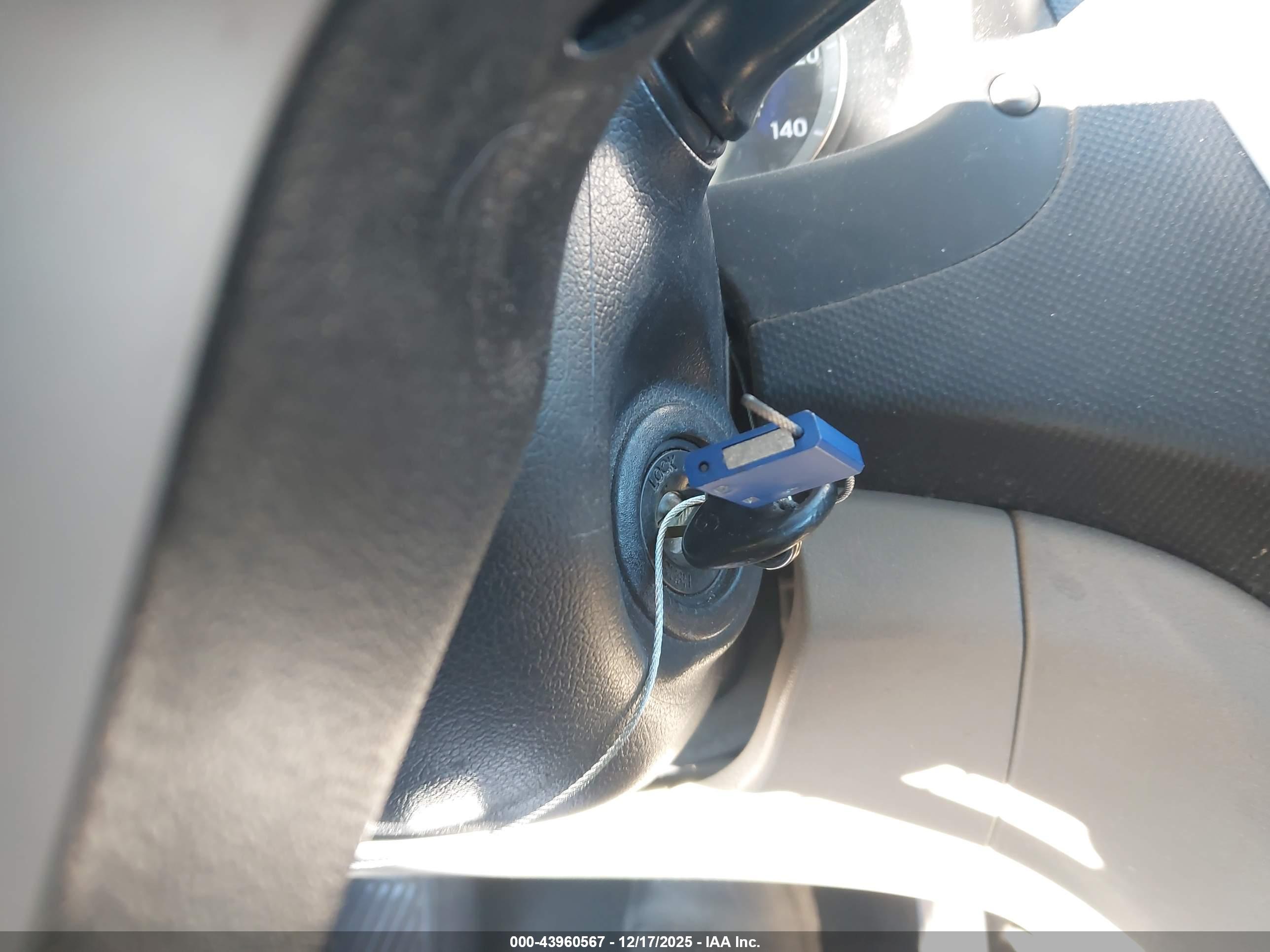 HYUNDAI ACCENT image 11