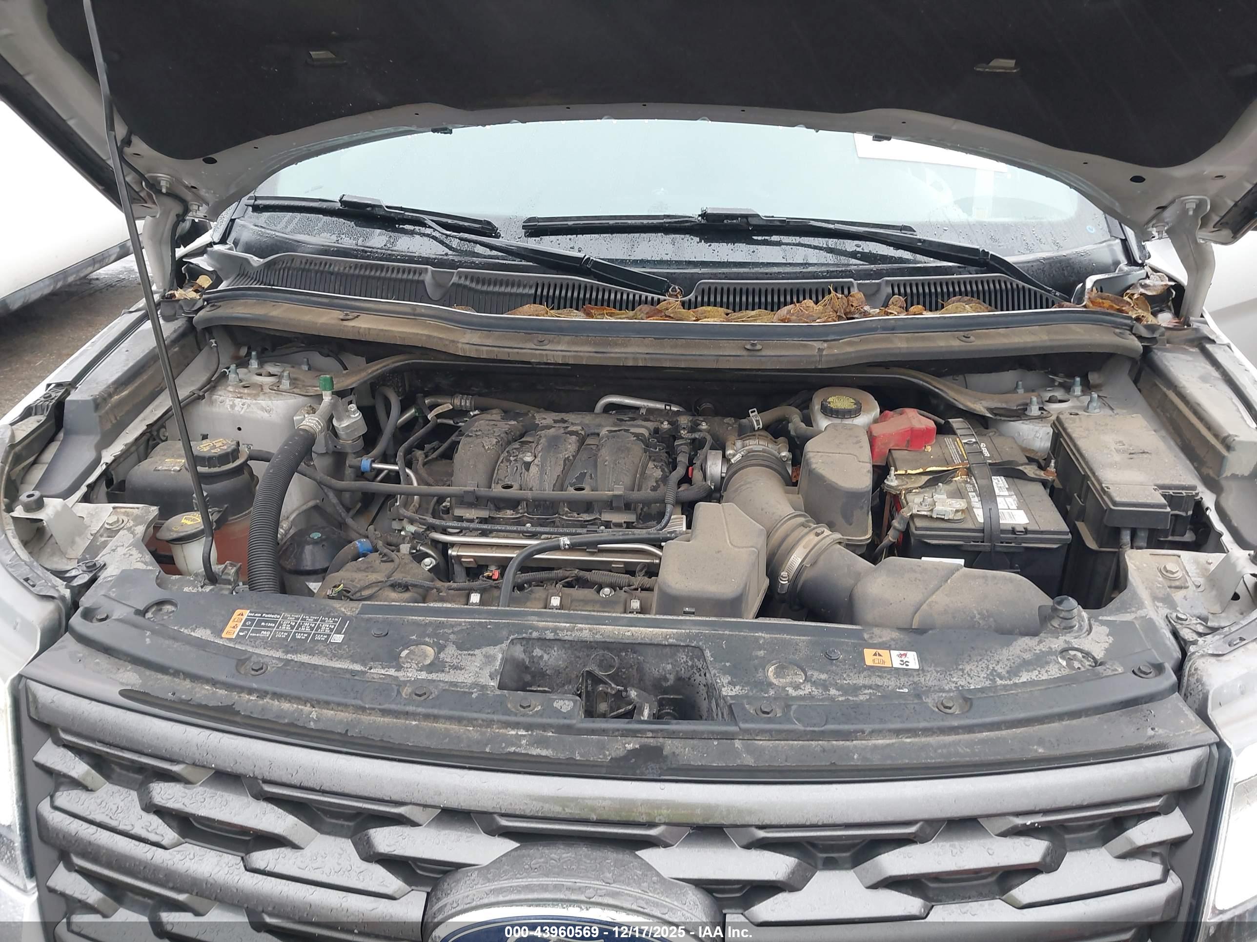 FORD EXPLORER image 10