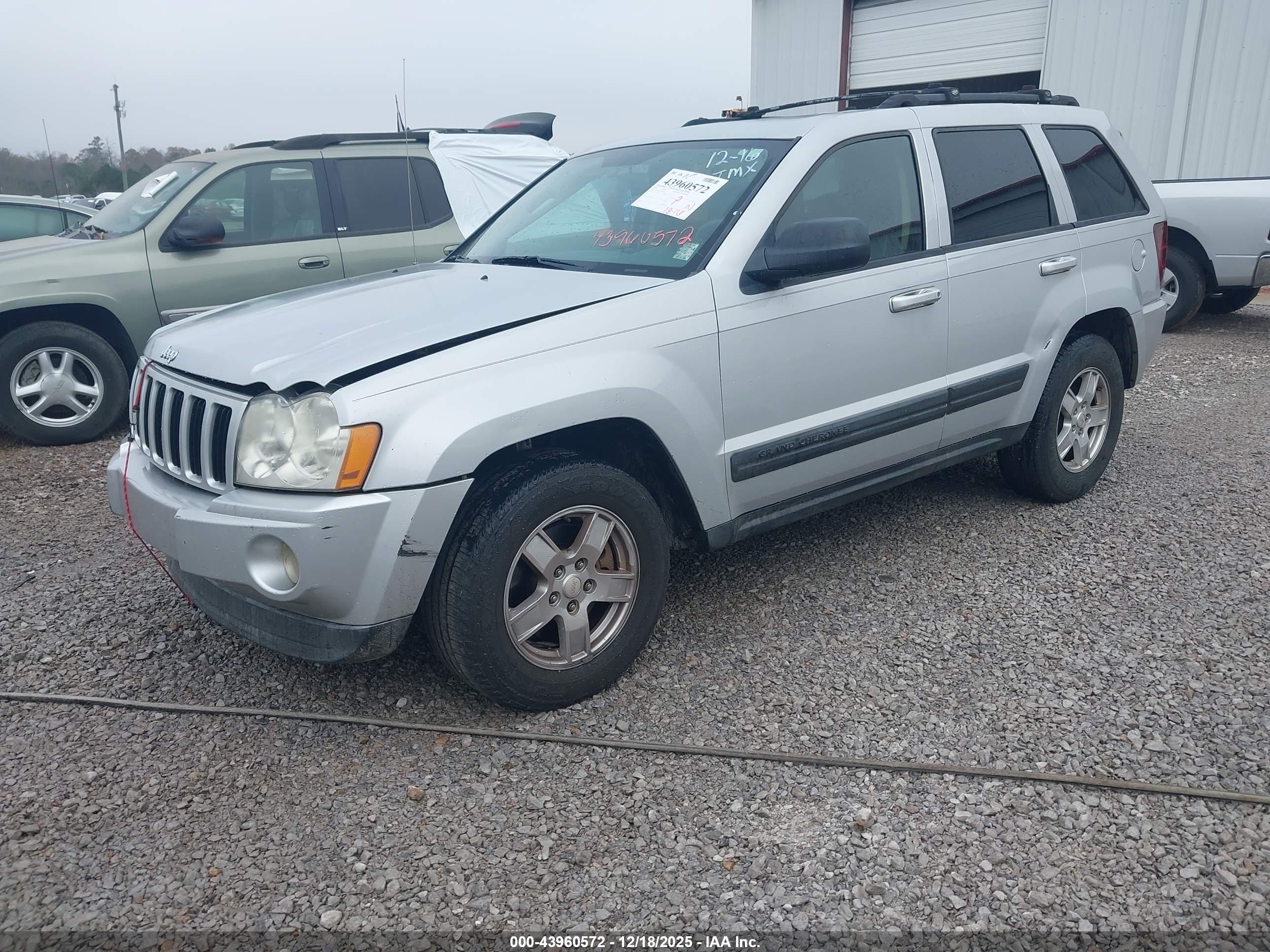JEEP GRAND image 2