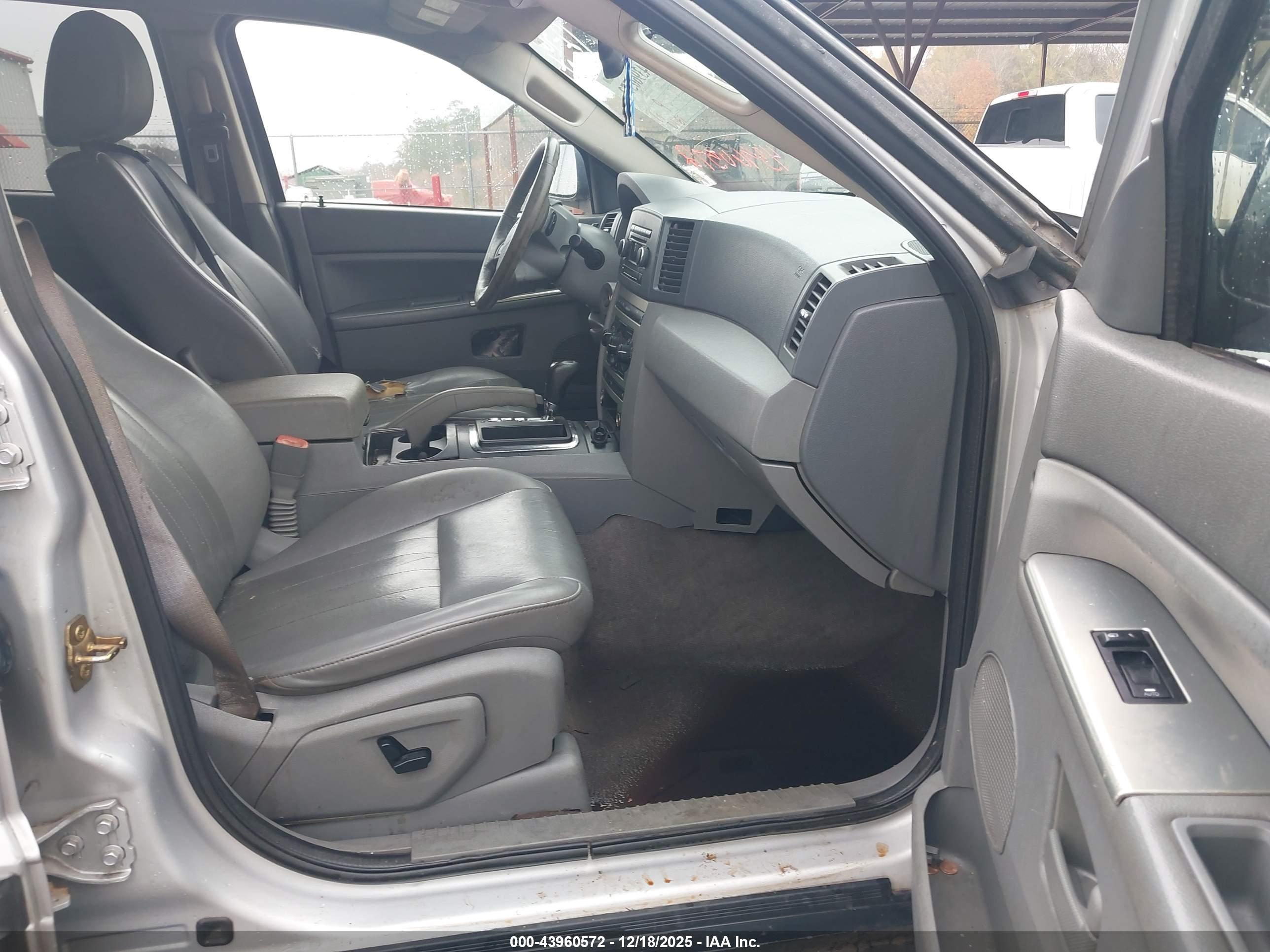 JEEP GRAND image 5