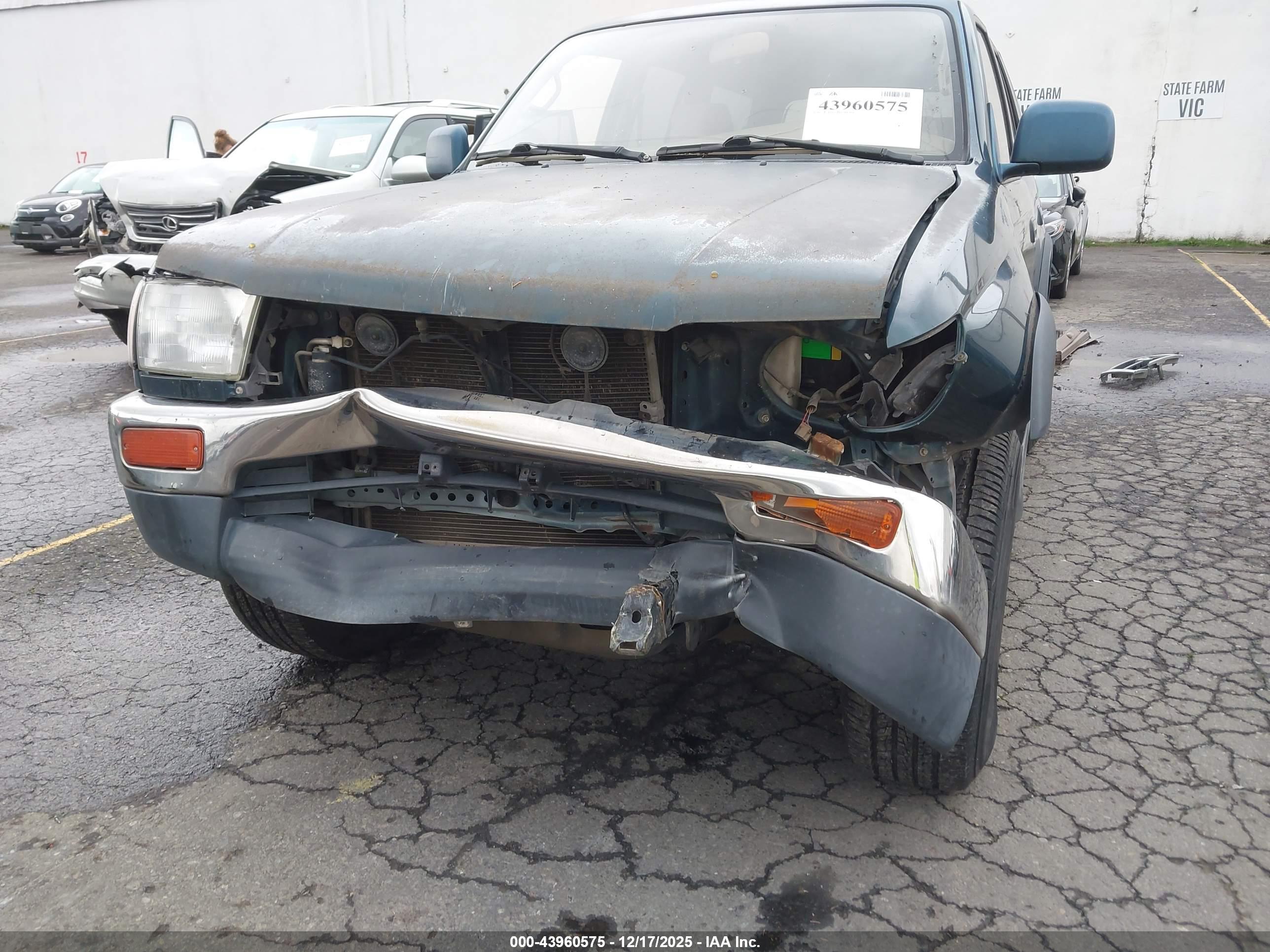 TOYOTA 4RUNNER image 6
