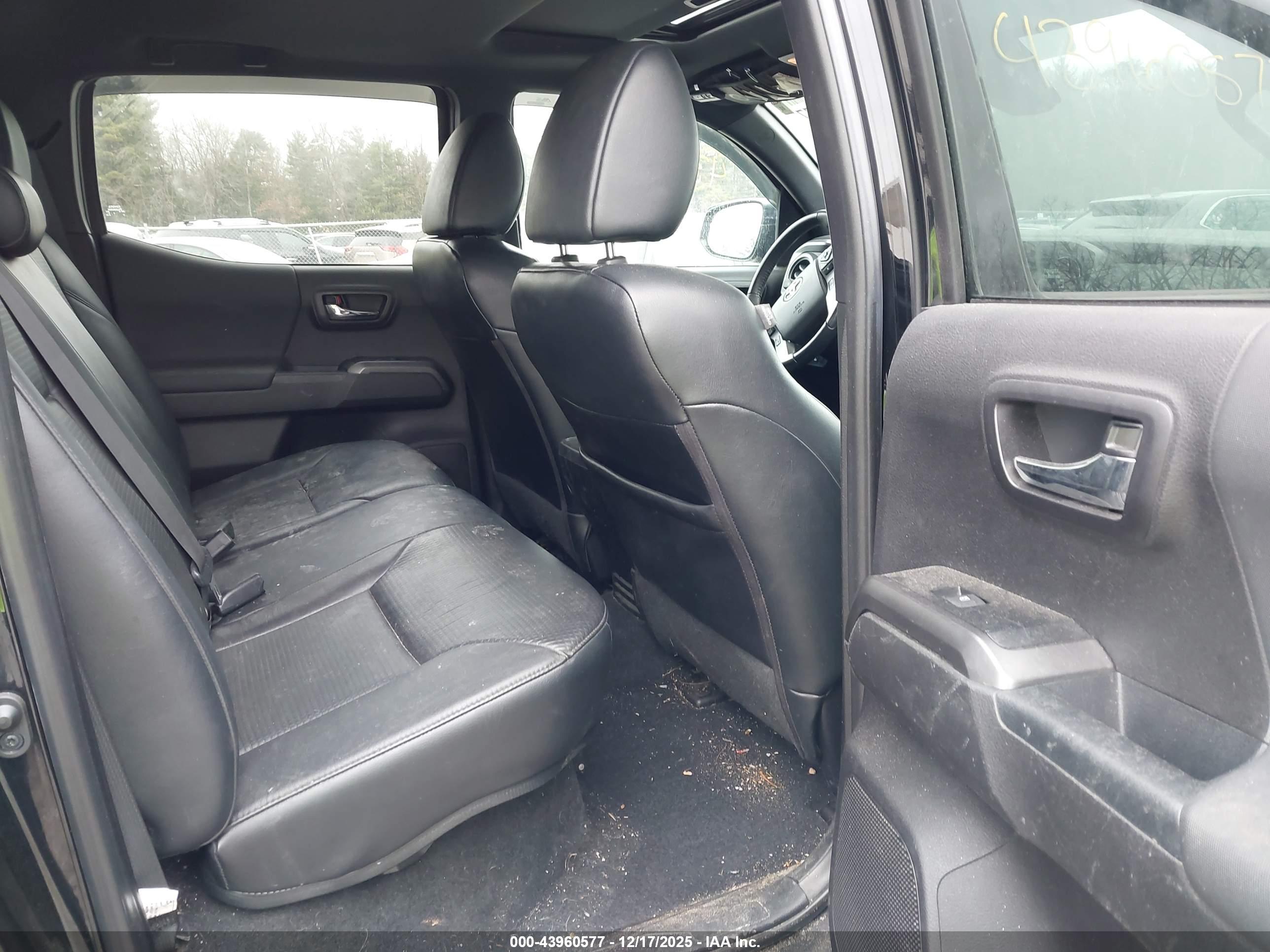TOYOTA TACOMA image 8