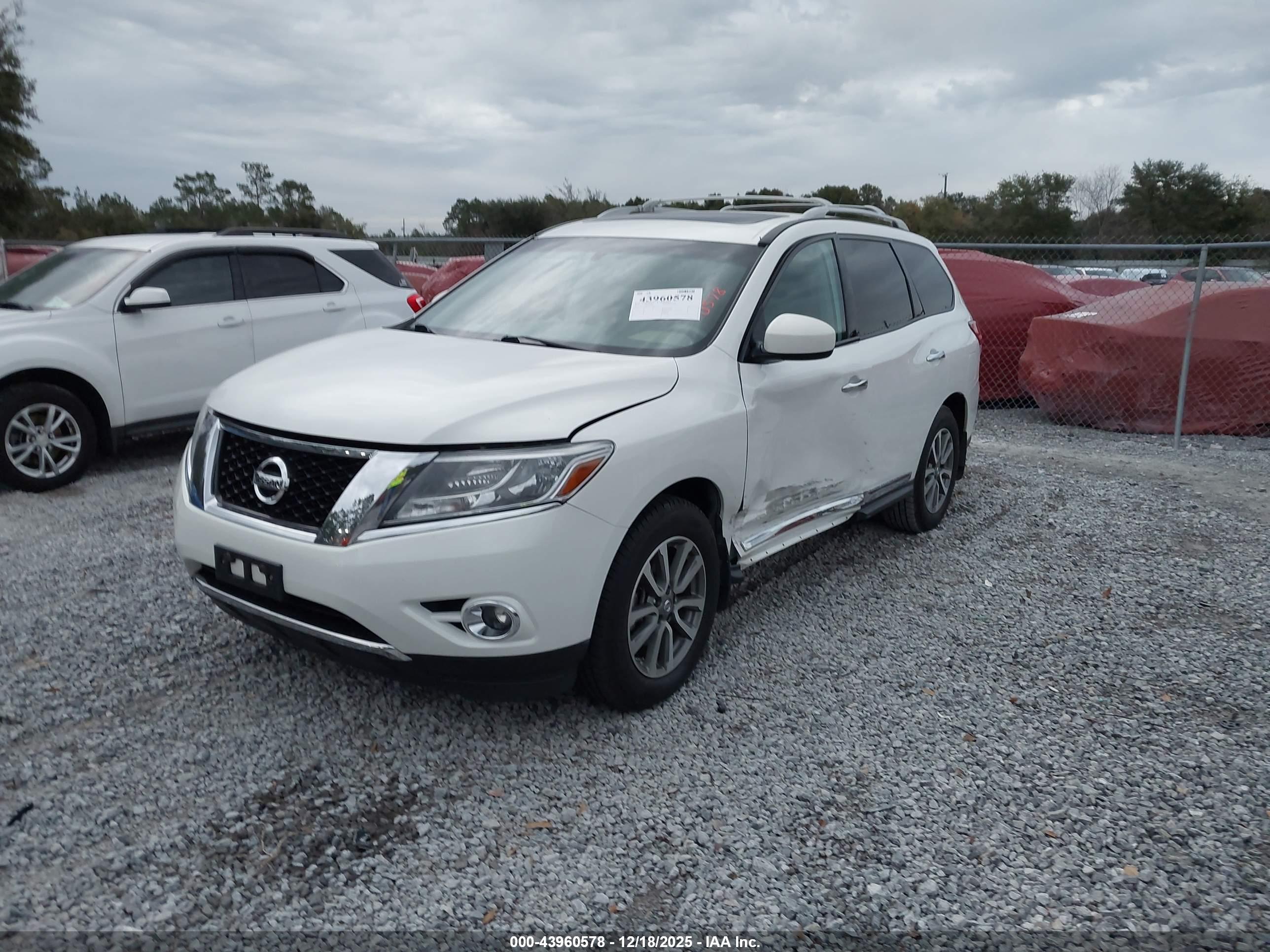 NISSAN PATHFINDER image 2