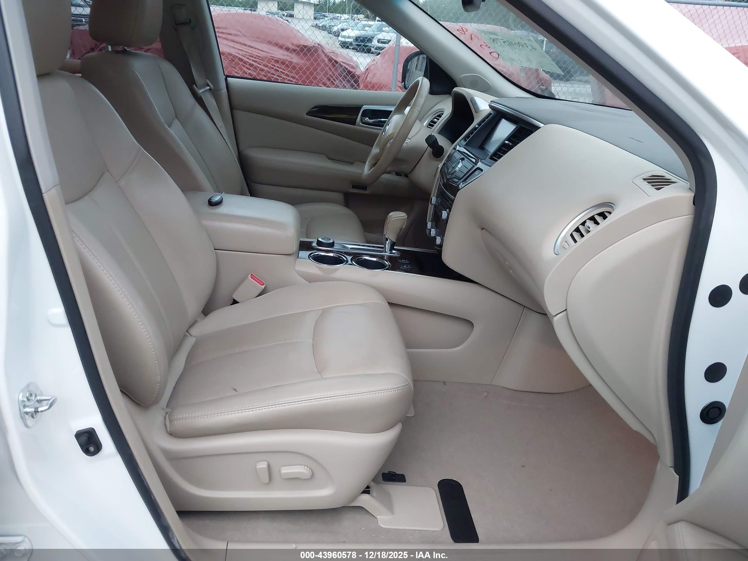 NISSAN PATHFINDER image 5
