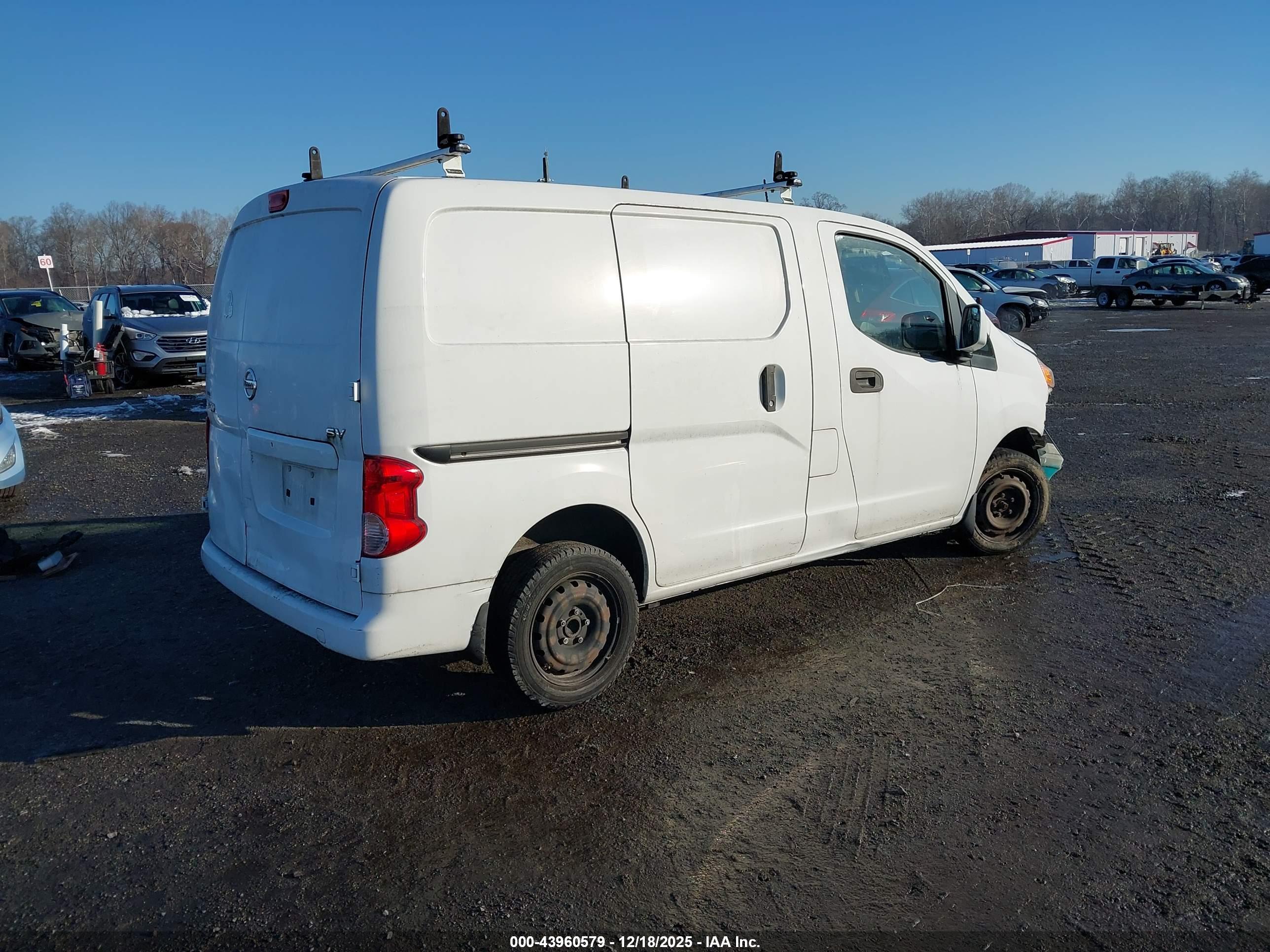 NISSAN NV200 image 4