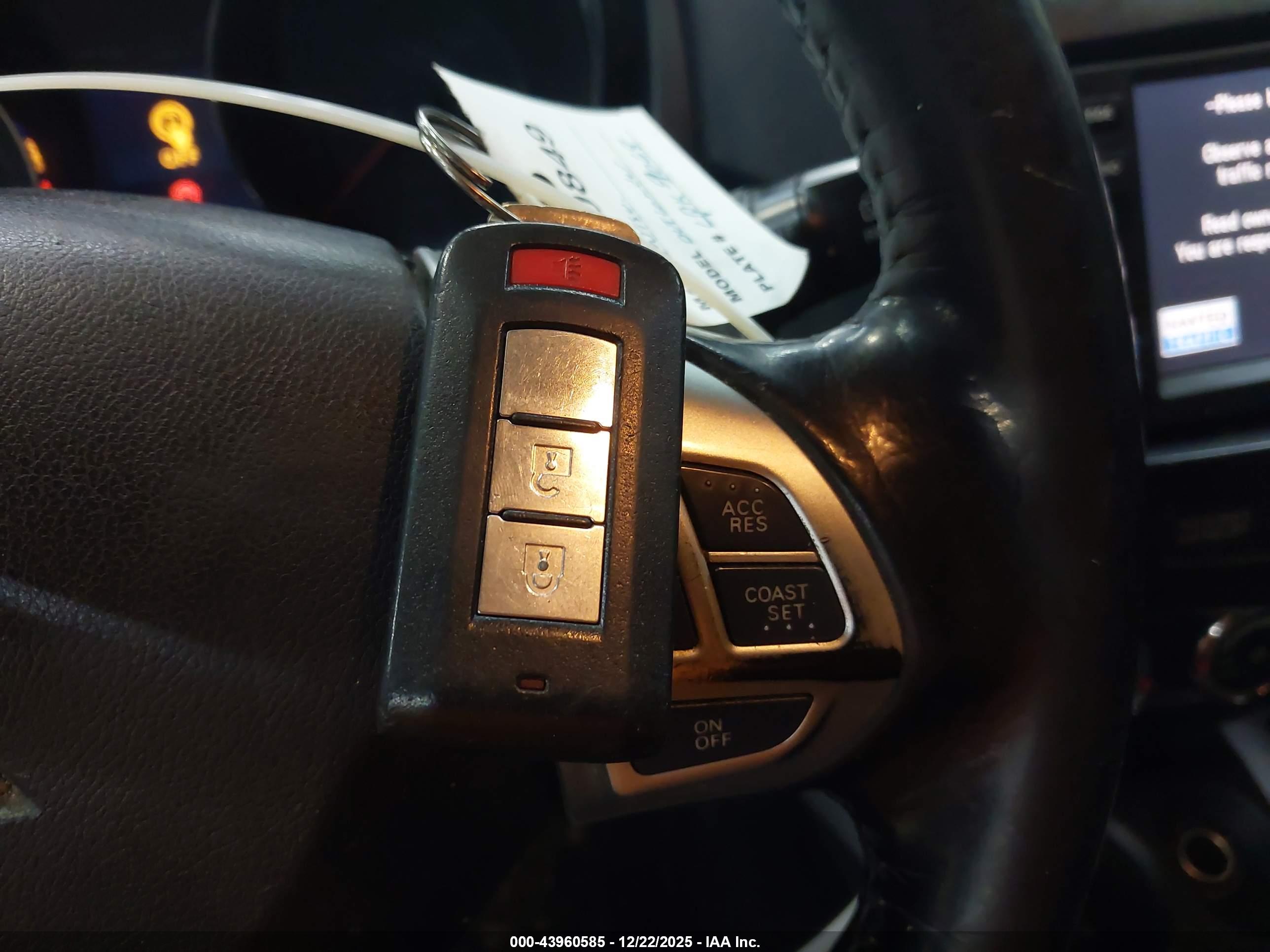 MITSUBISHI OUTLANDER image 11