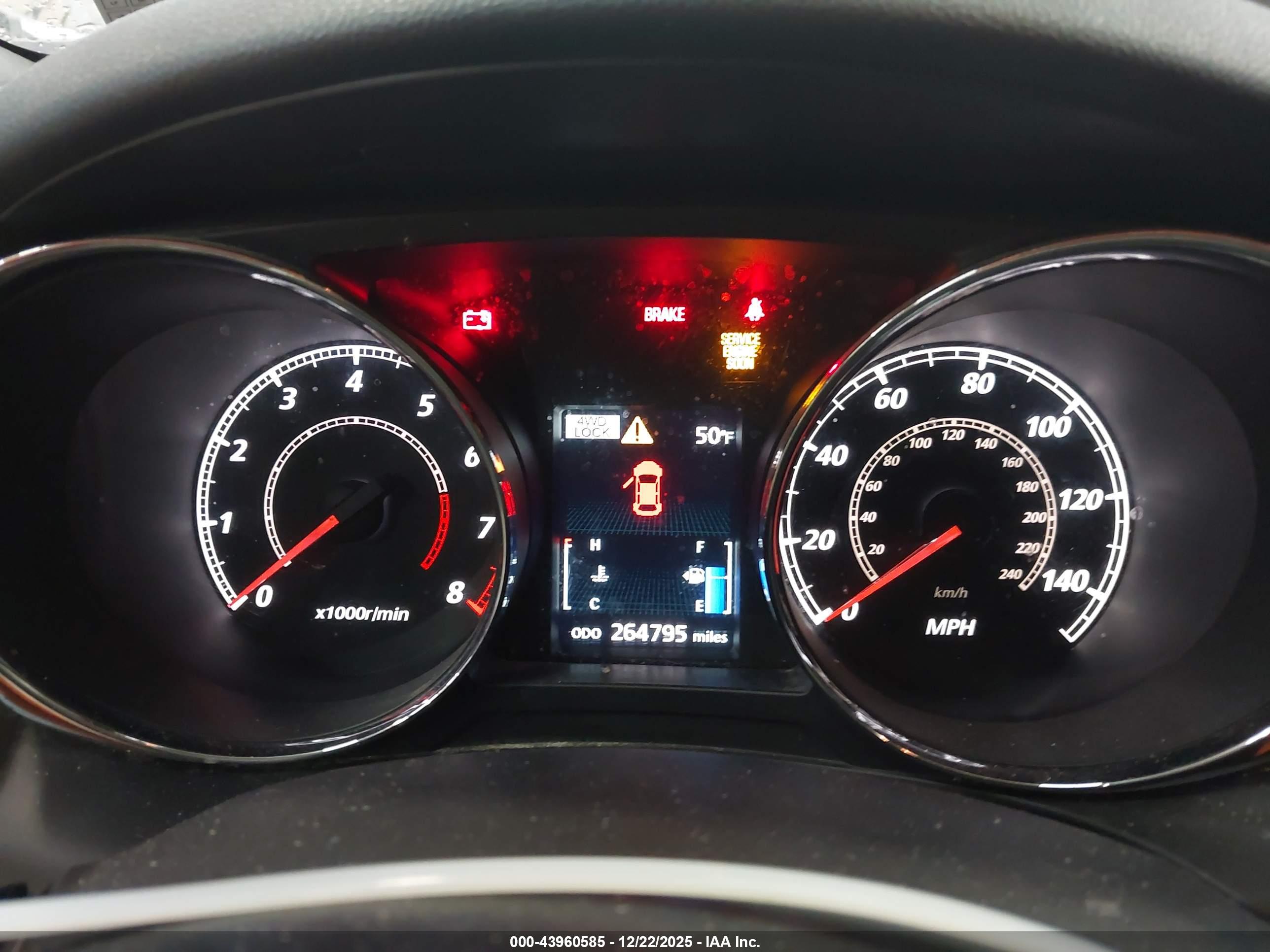 MITSUBISHI OUTLANDER image 7