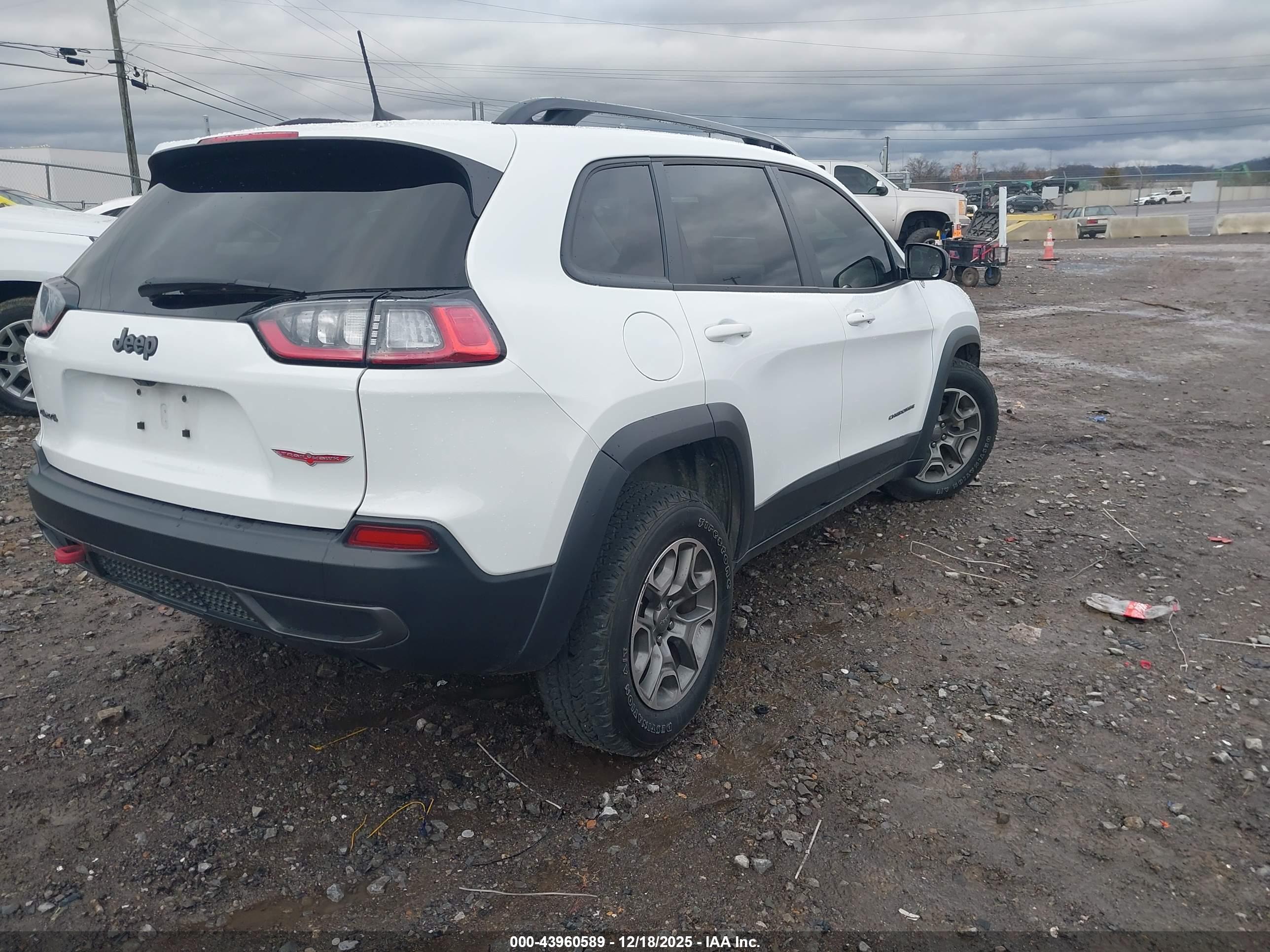 JEEP CHEROKEE image 4