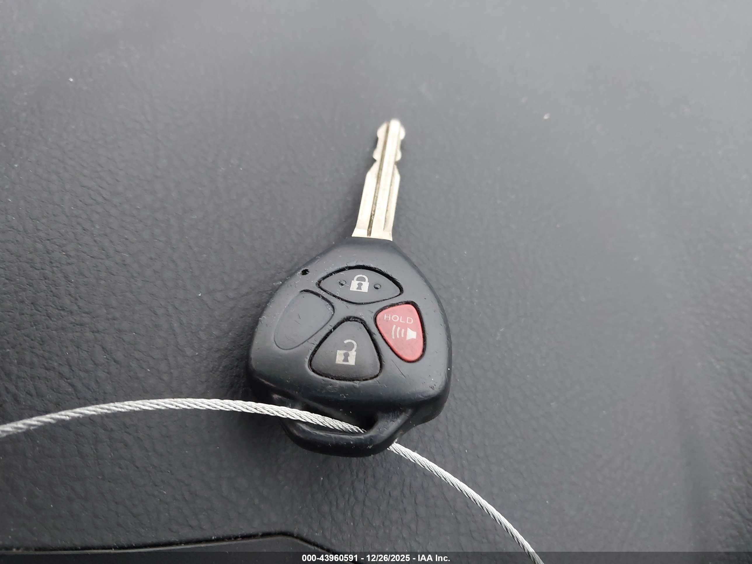 TOYOTA RAV4 image 11