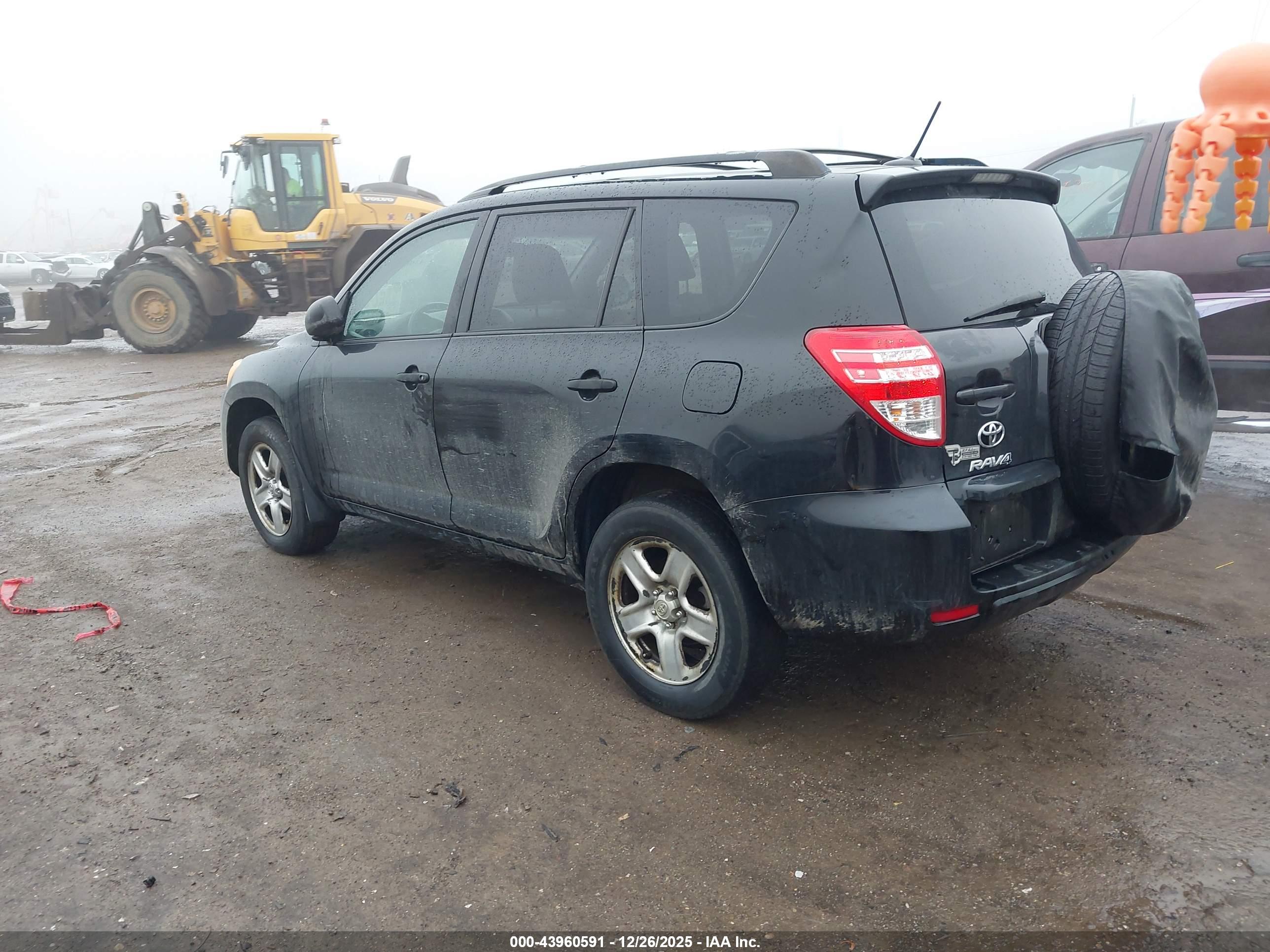 TOYOTA RAV4 image 3