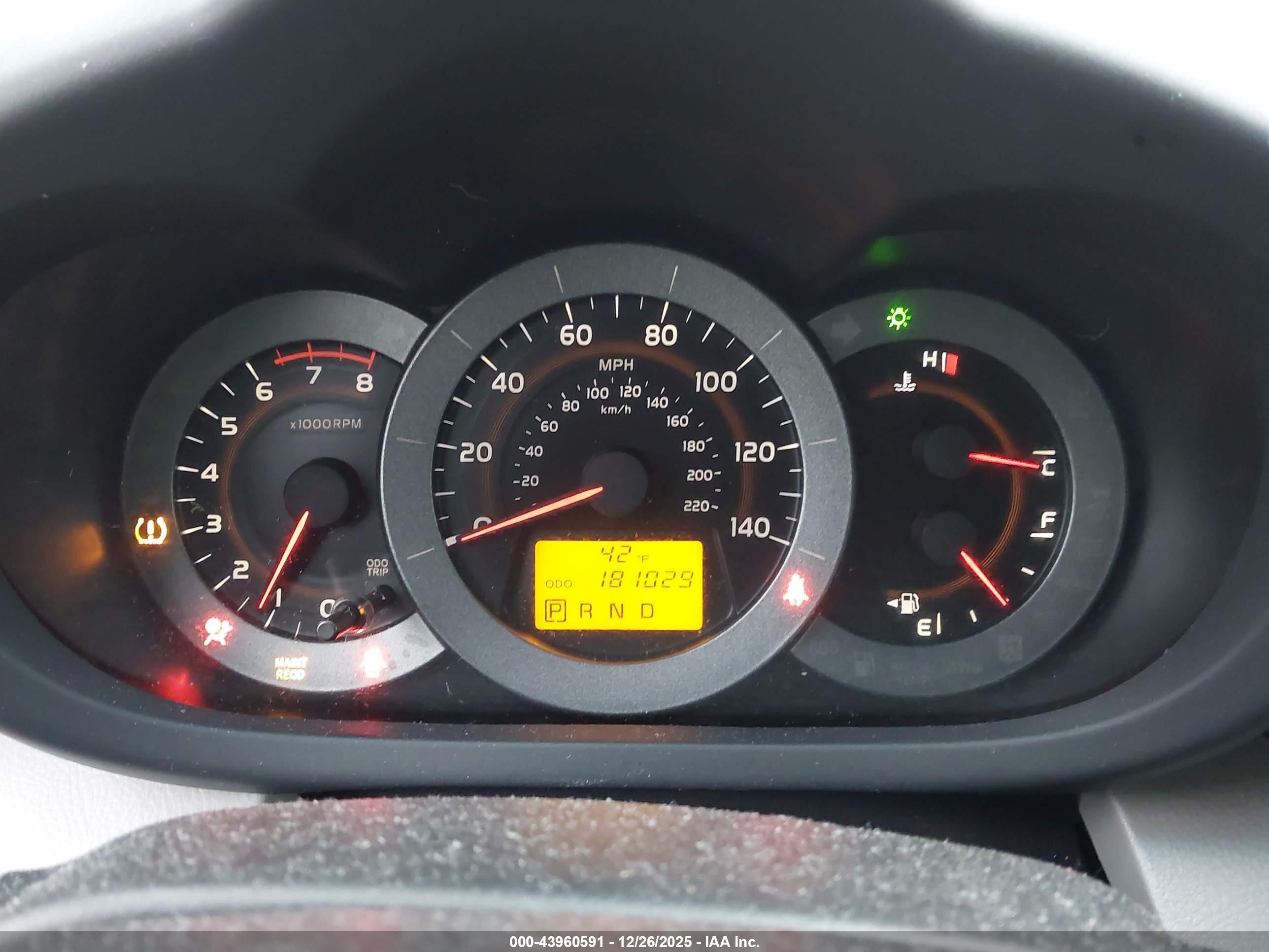 TOYOTA RAV4 image 7