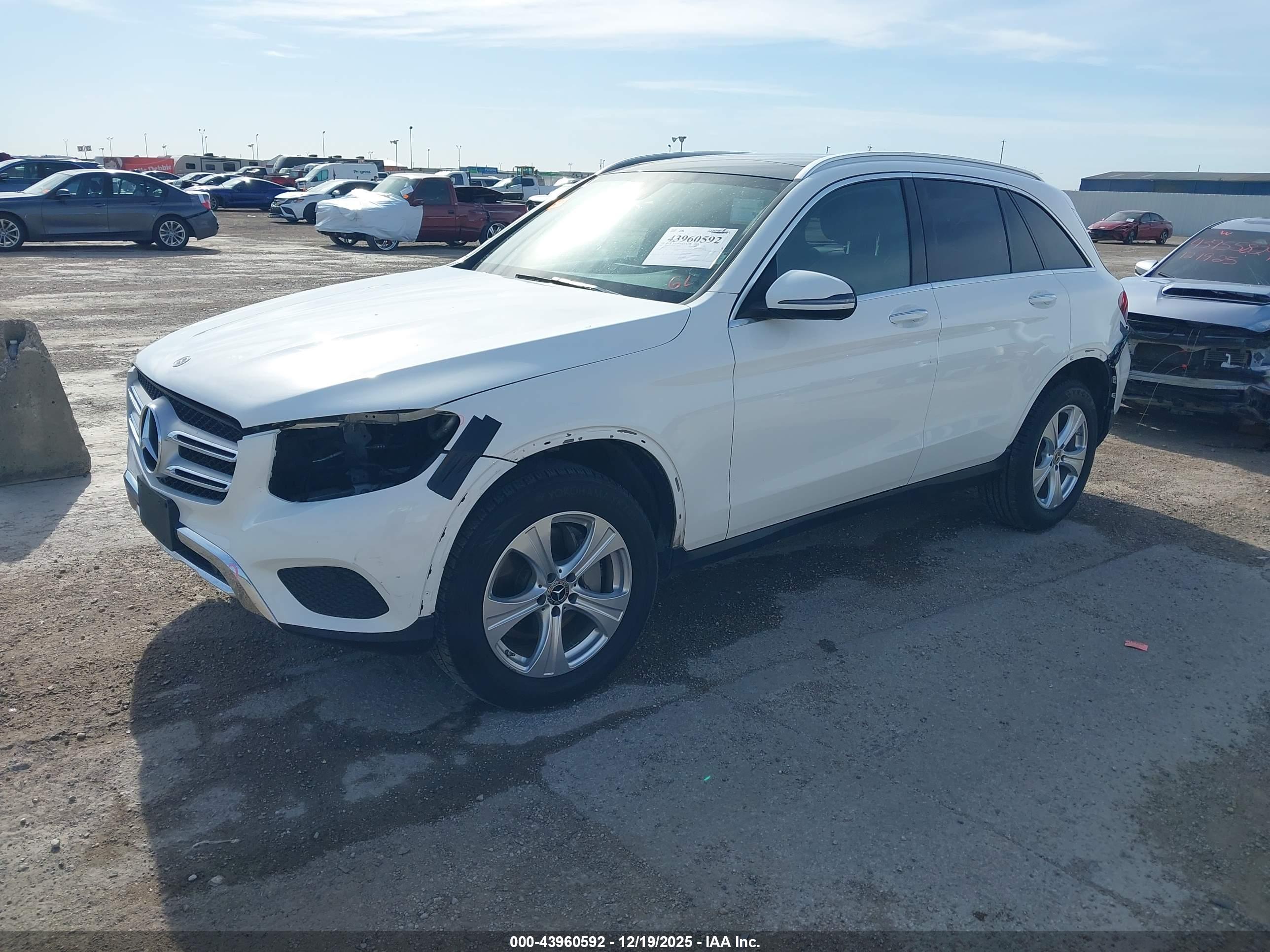 MERCEDES-BENZ GLC image 2
