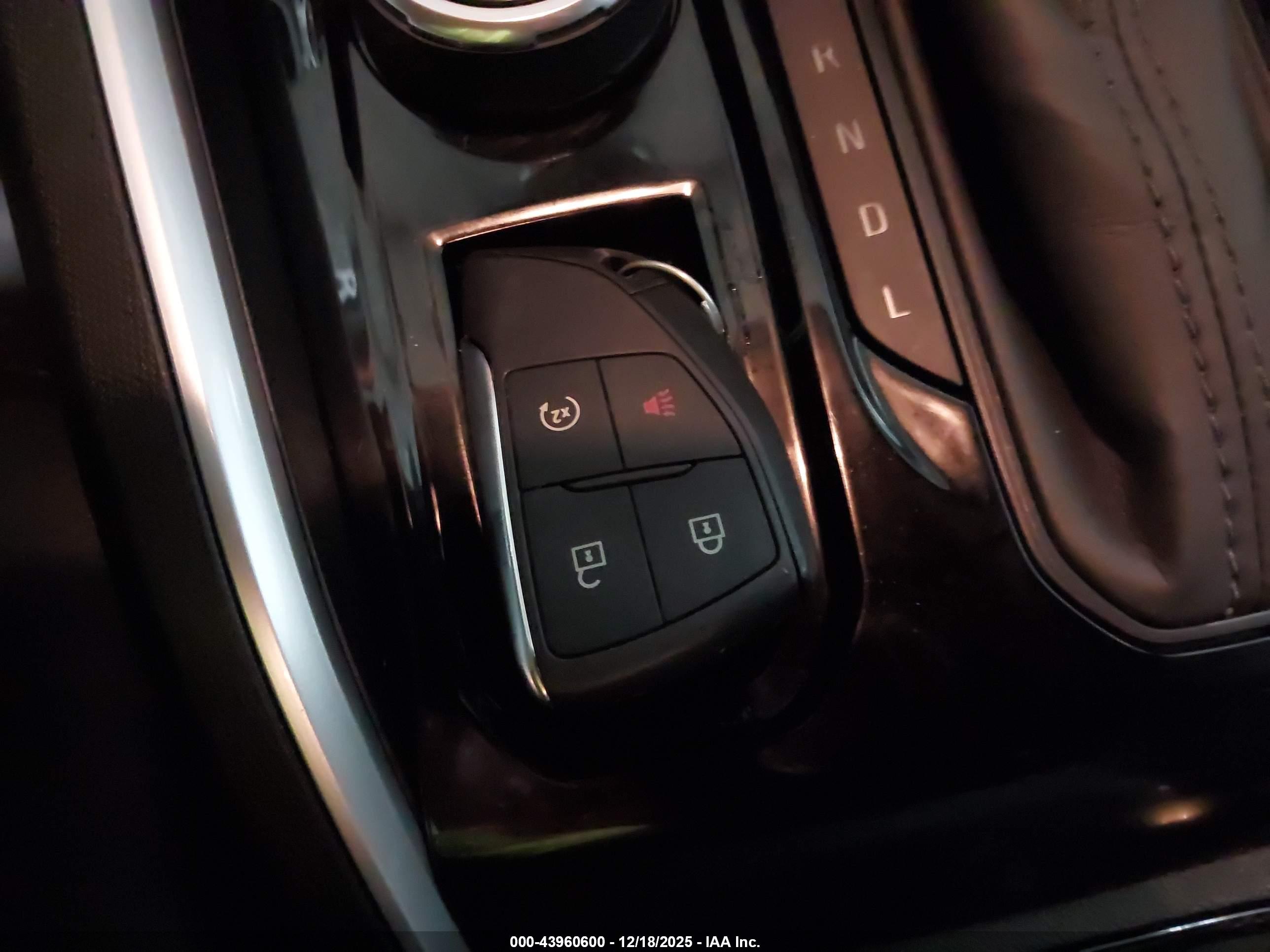 CHEVROLET COLORADO image 11