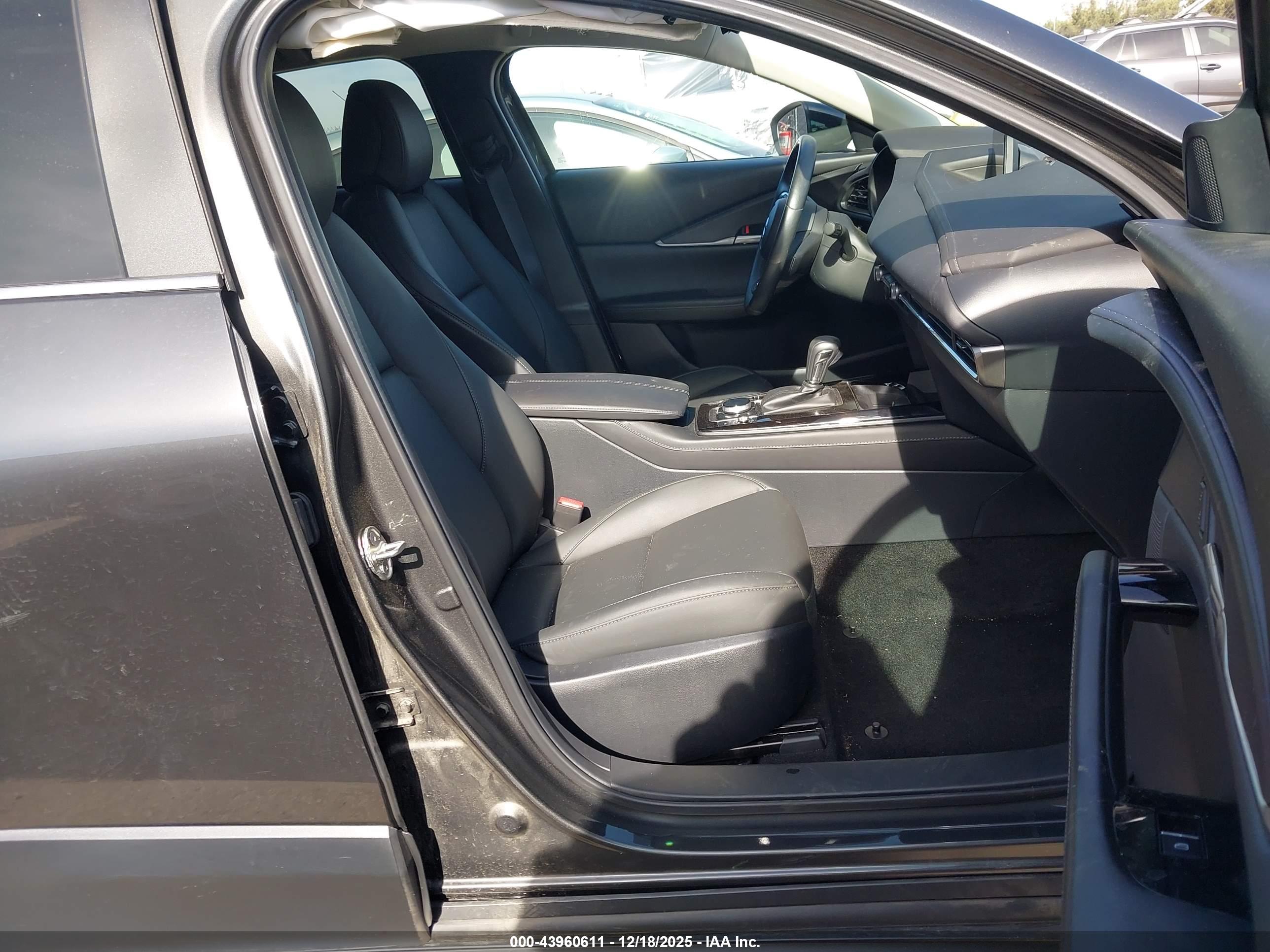 MAZDA CX-30 image 5