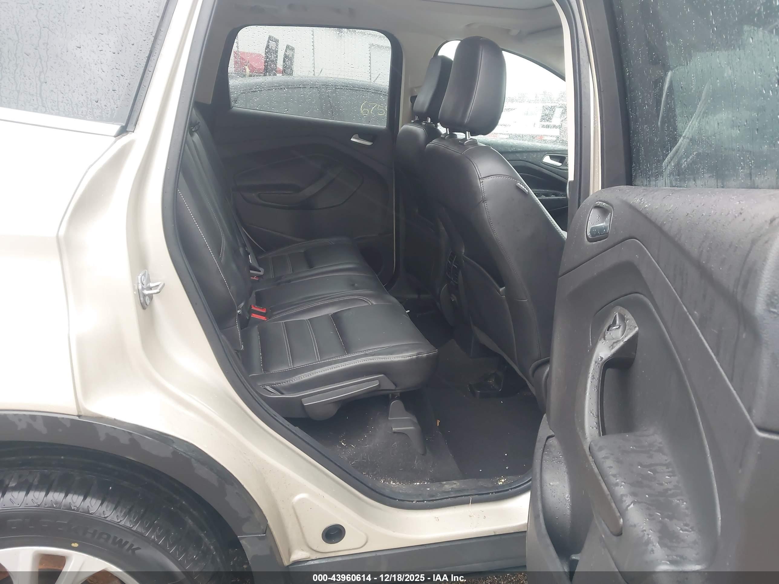 FORD ESCAPE image 8