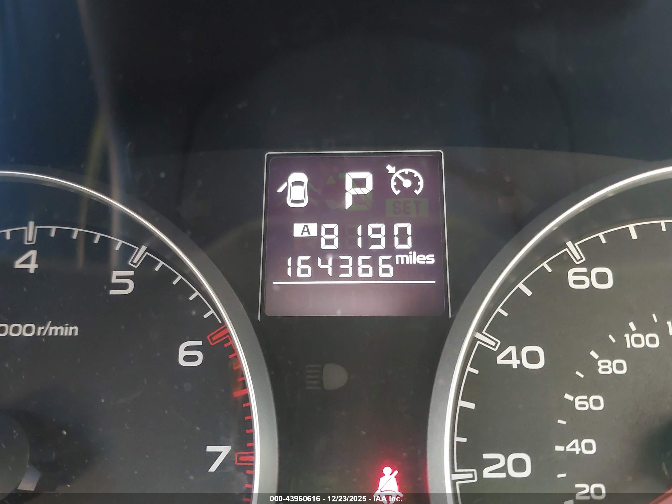 SUBARU OUTBACK image 7
