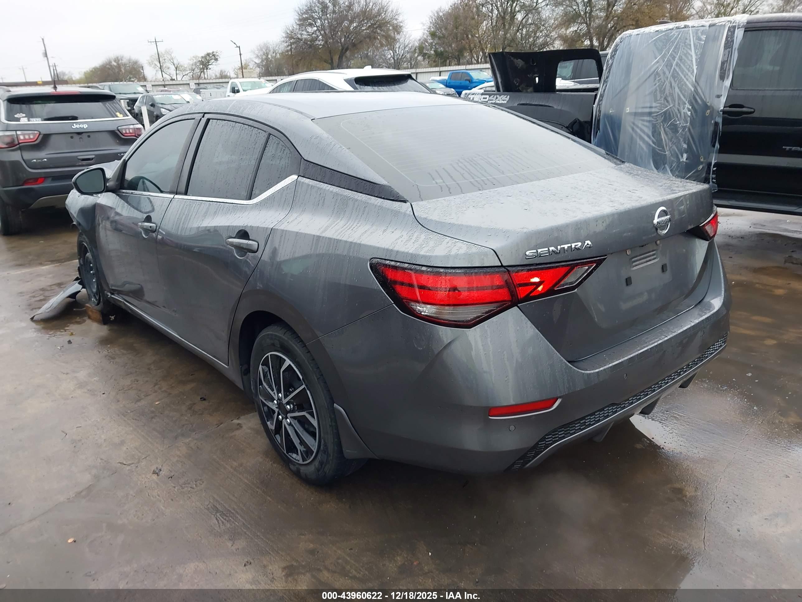 NISSAN SENTRA image 3