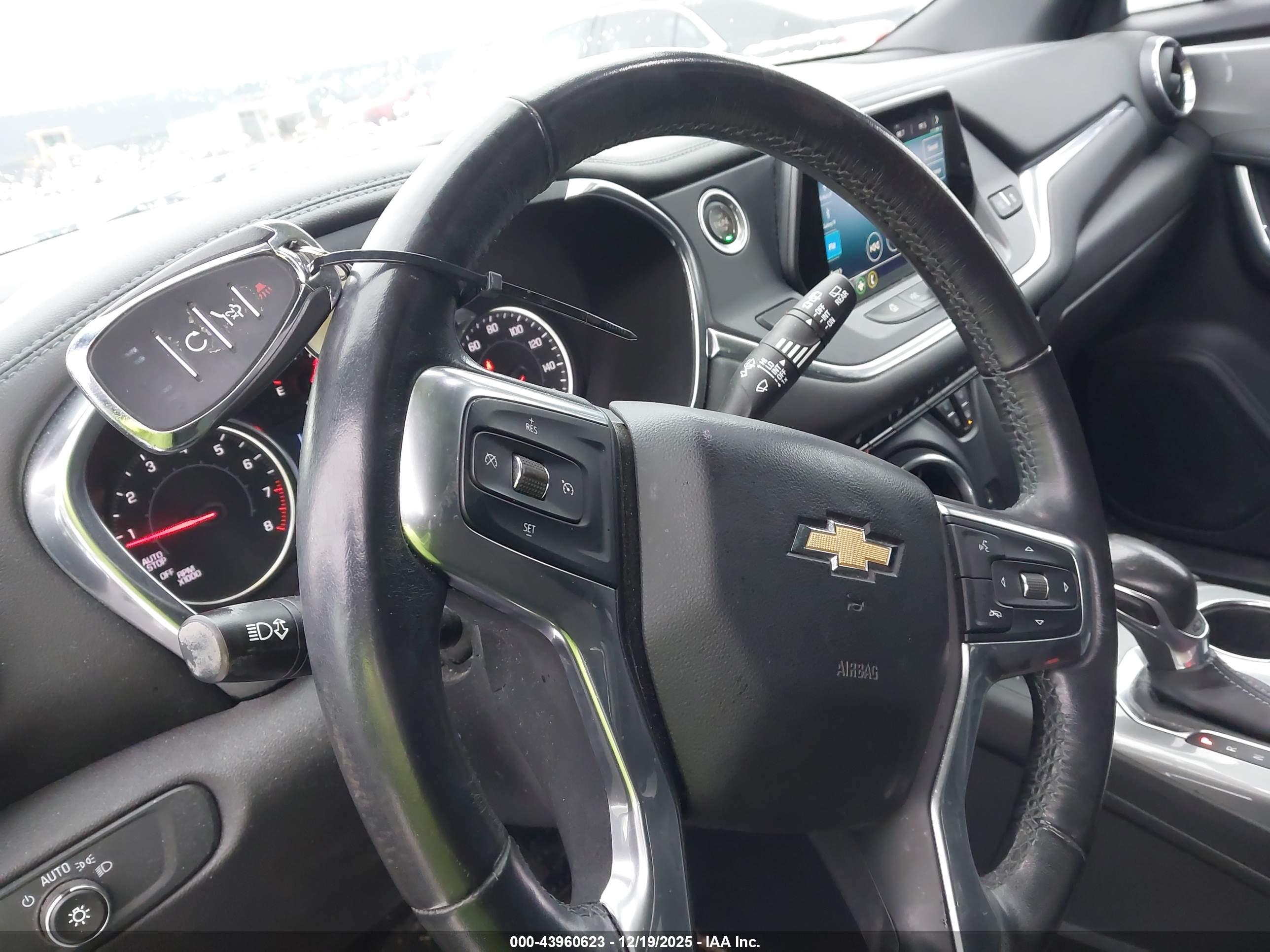 CHEVROLET BLAZER image 11