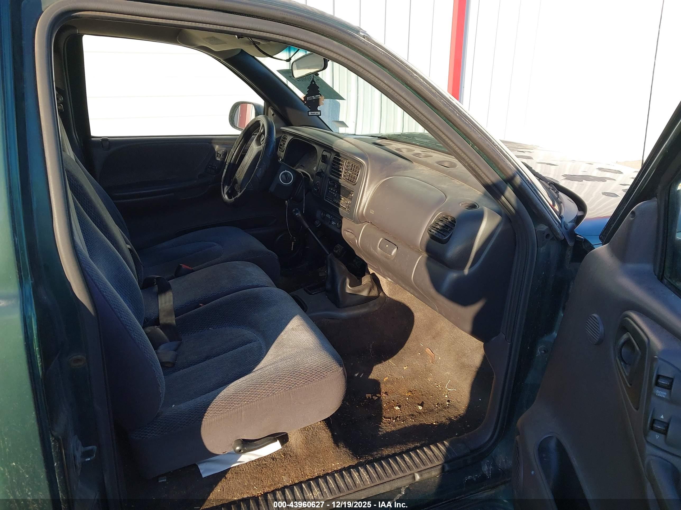 DODGE DAKOTA image 5