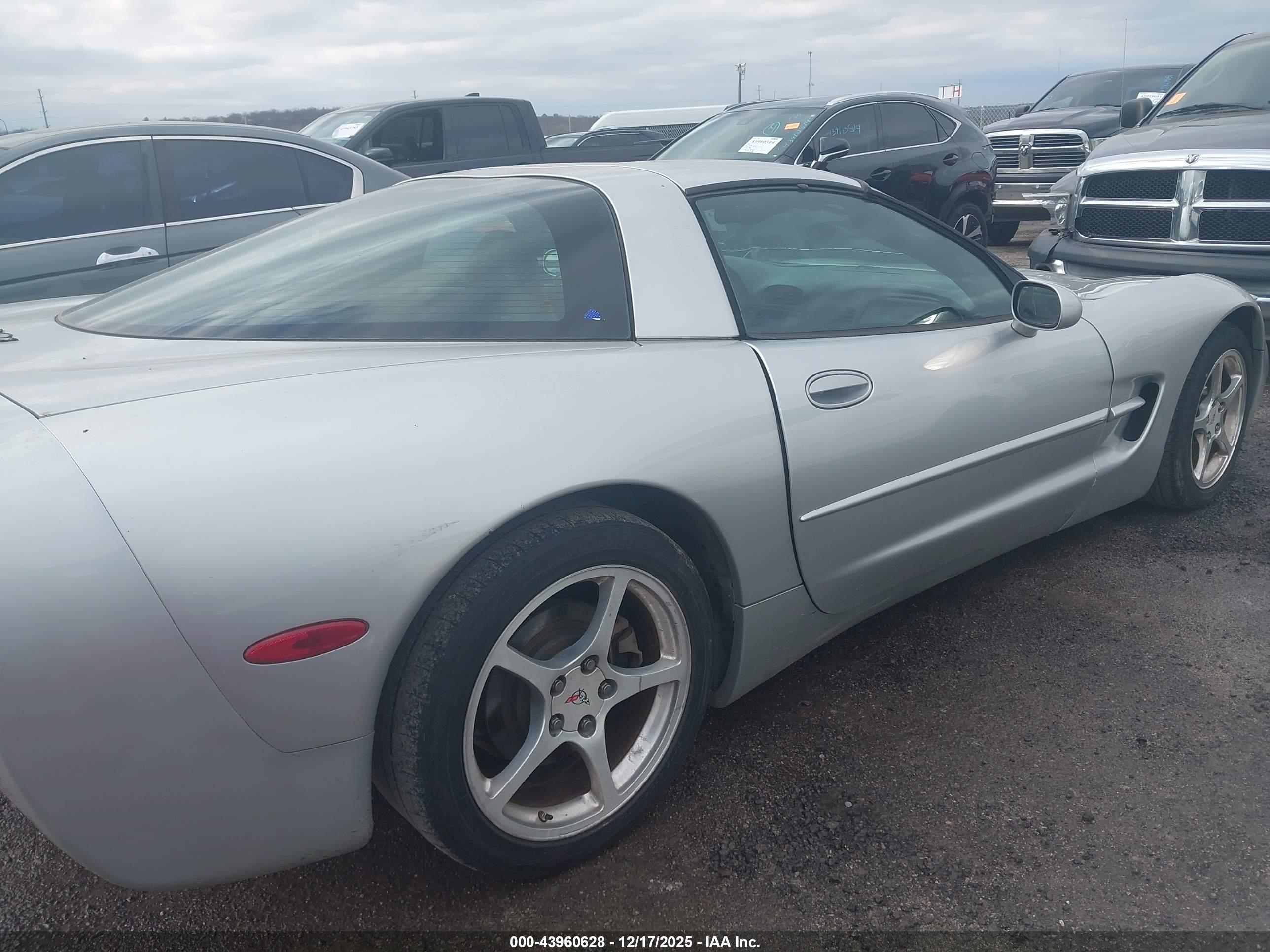 CHEVROLET CORVETTE image 8