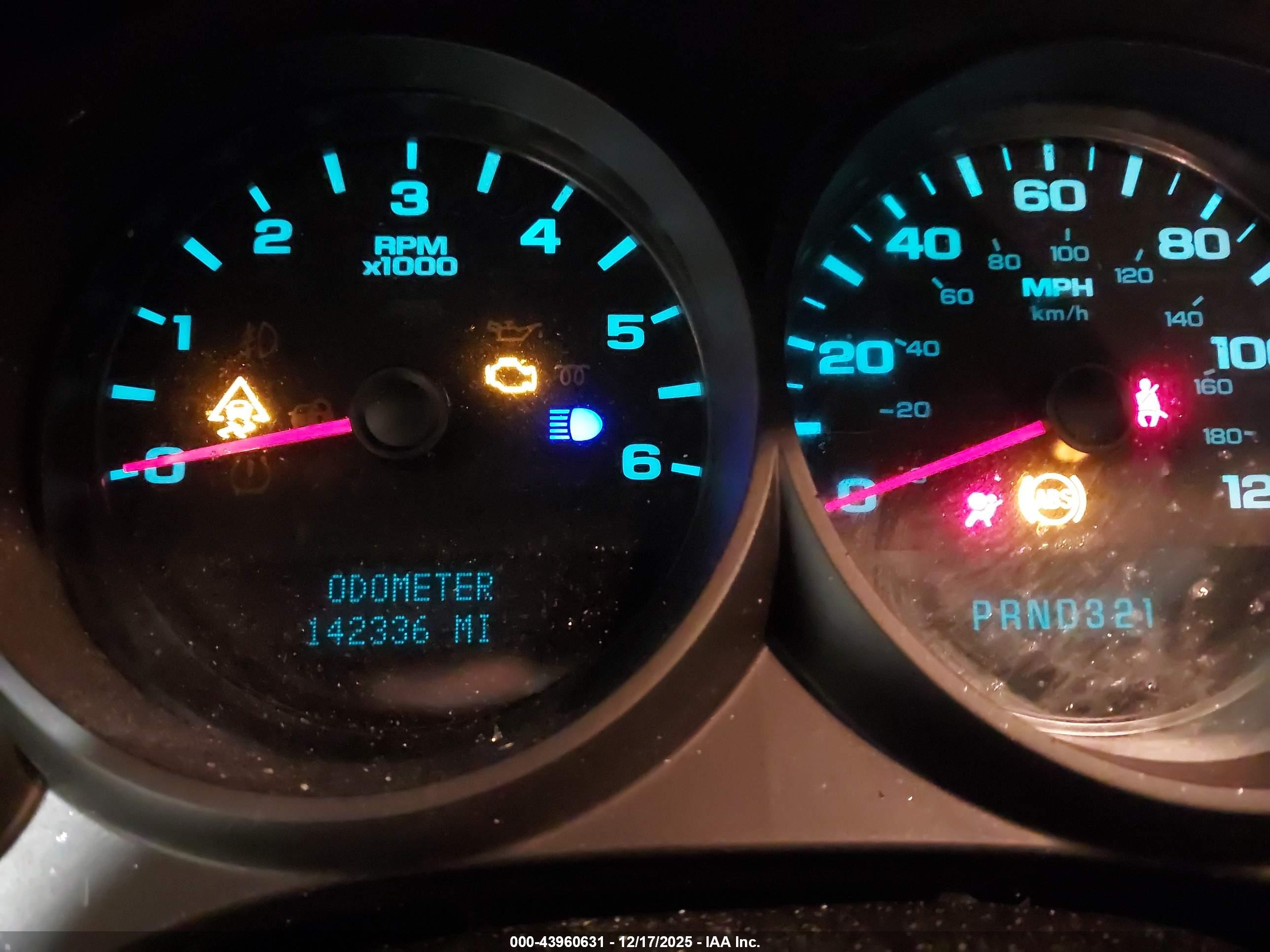 CHEVROLET SILVERADO image 7