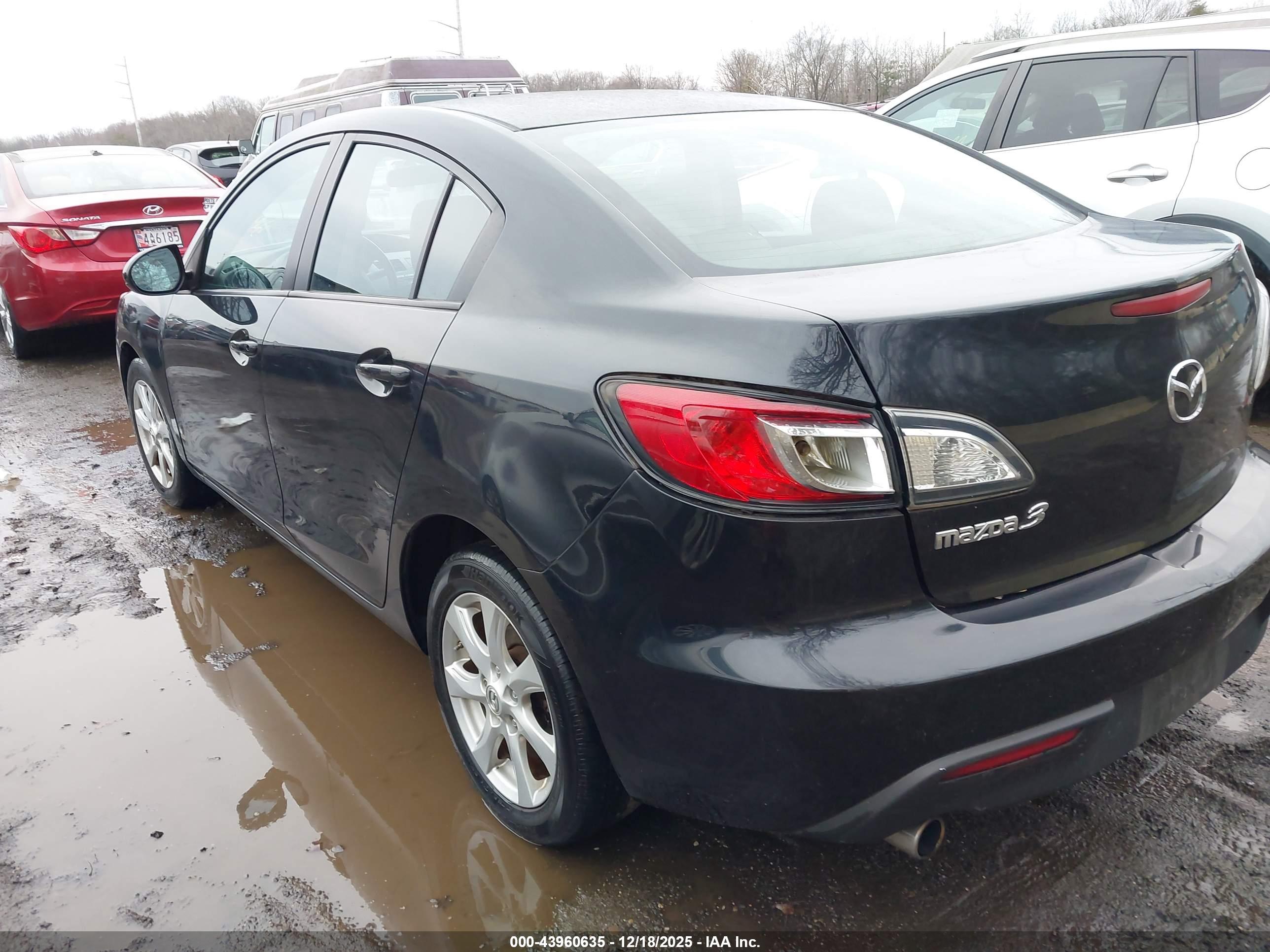 MAZDA MAZDA3 image 3