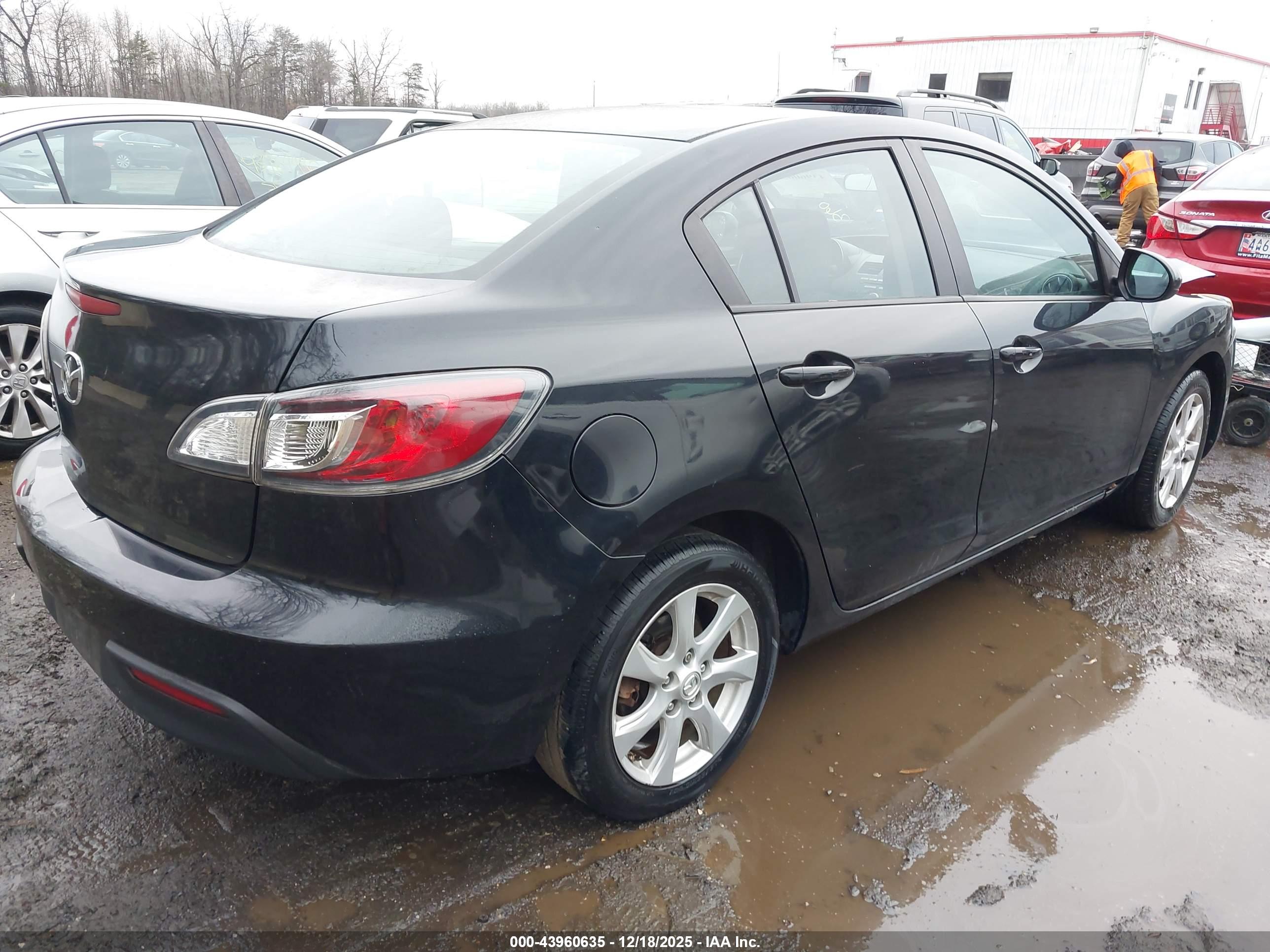 MAZDA MAZDA3 image 4