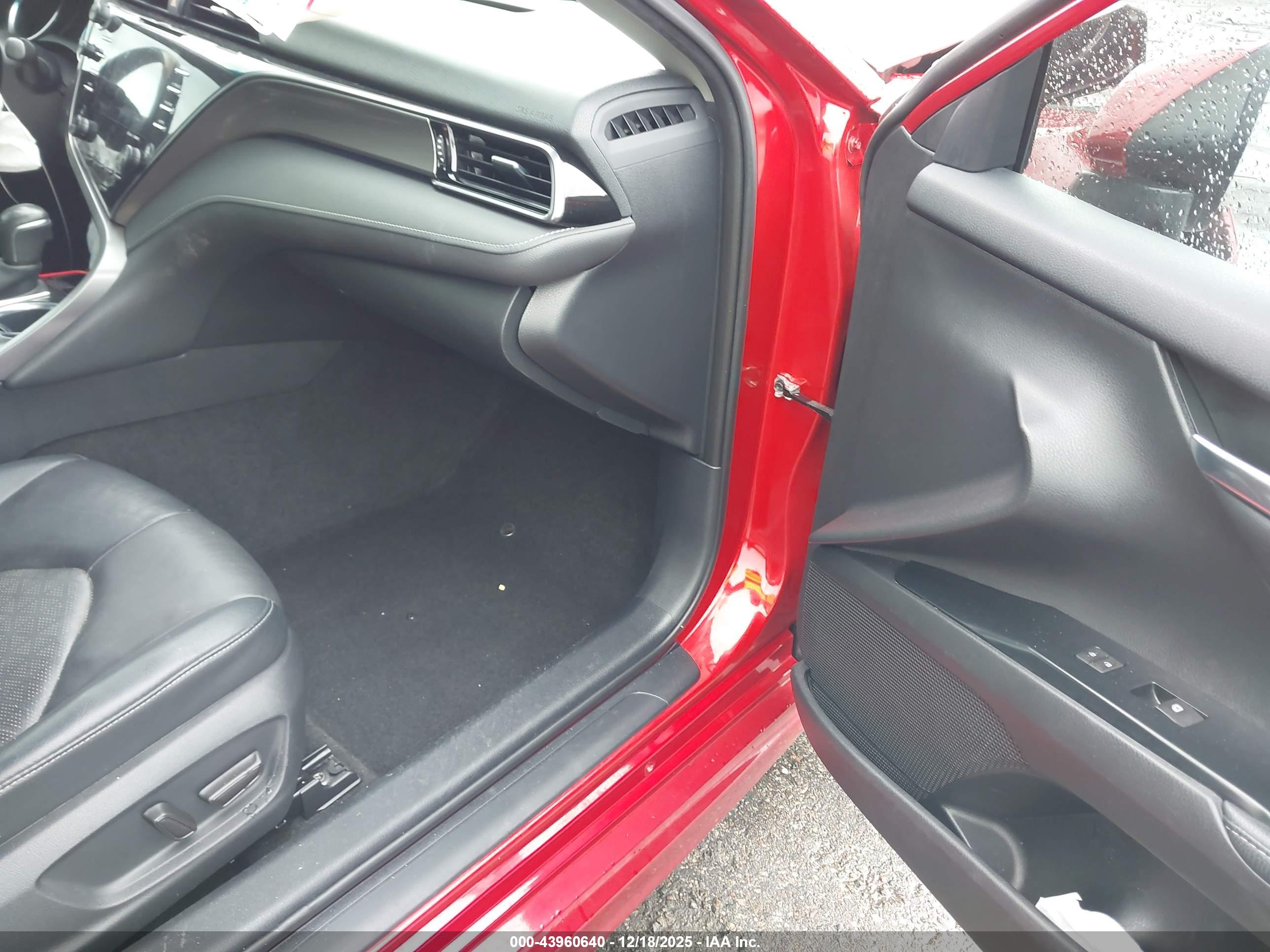 TOYOTA CAMRY image 5