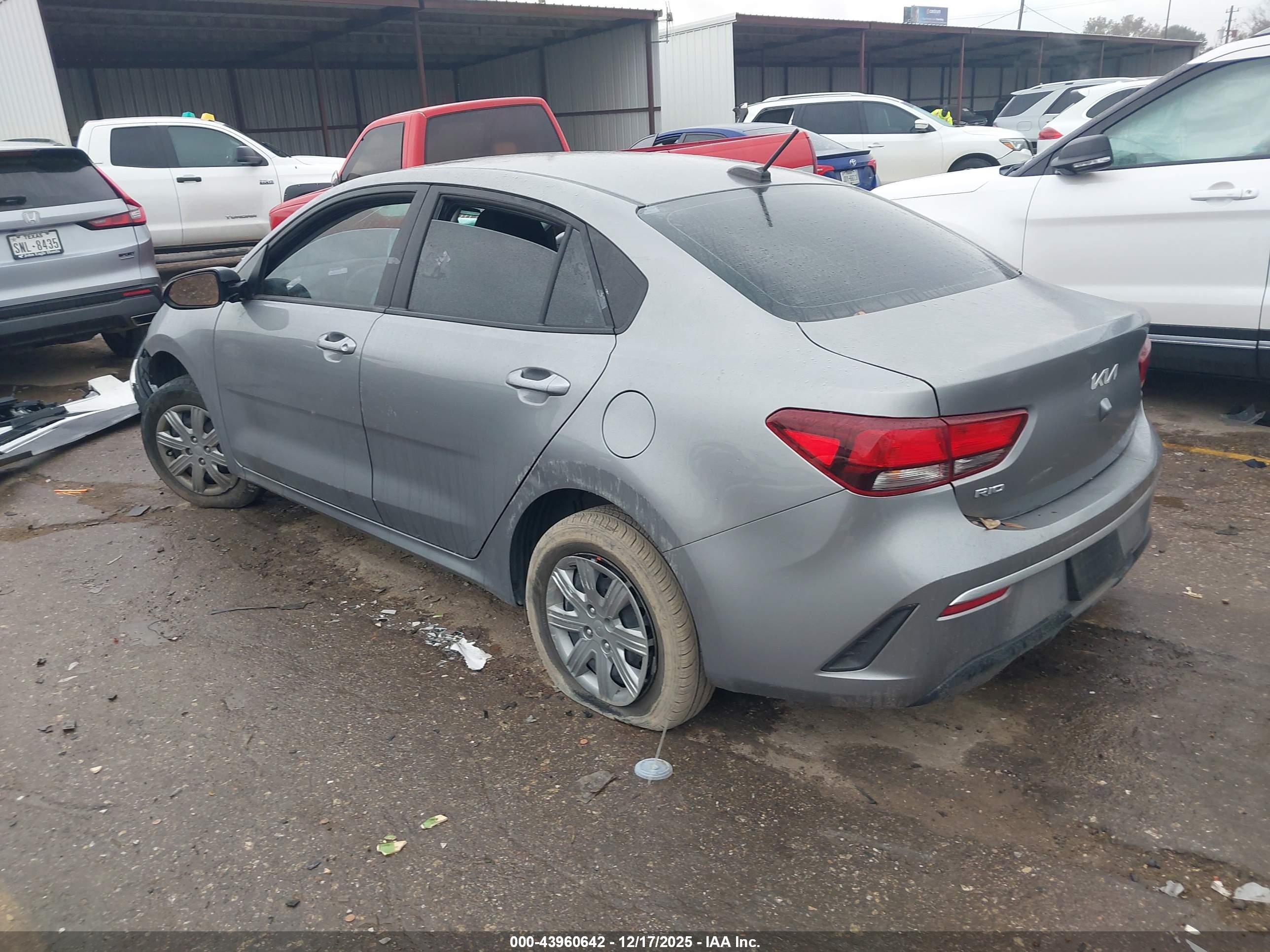 KIA RIO image 3